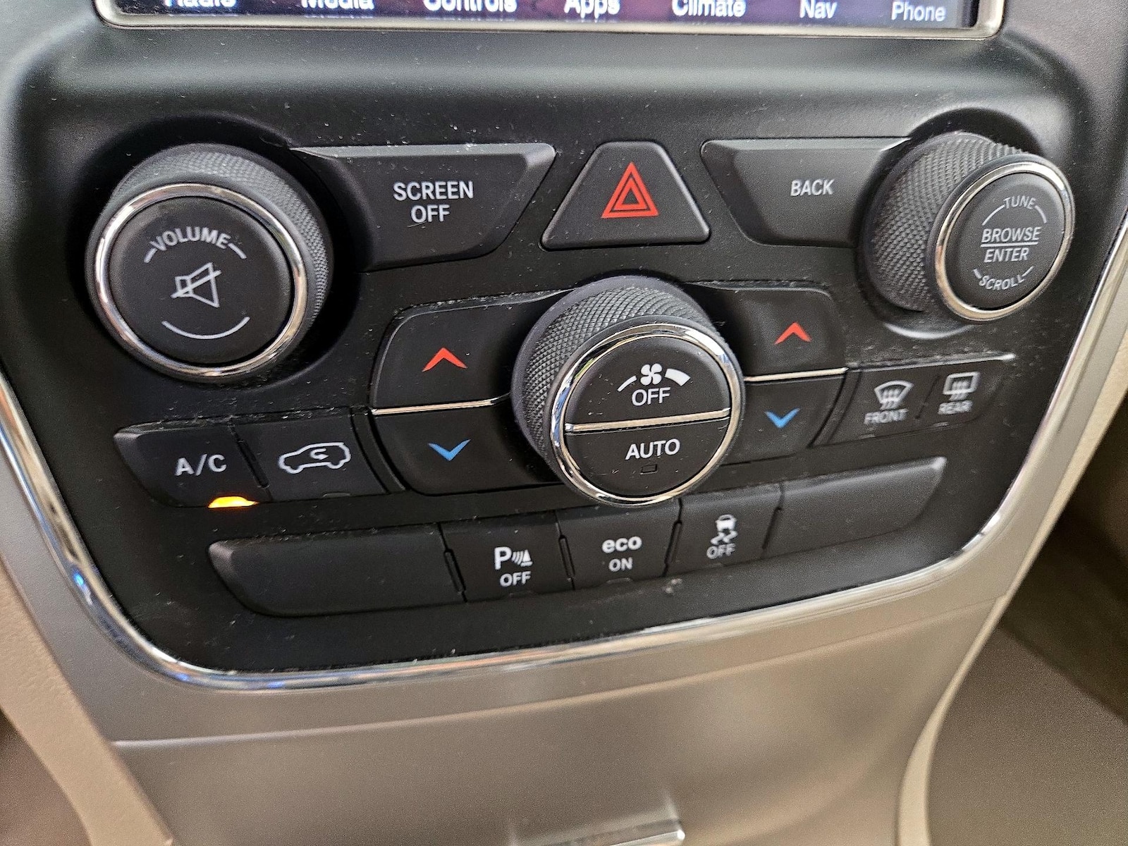 2015 Jeep Grand Cherokee Overland - Photo 18