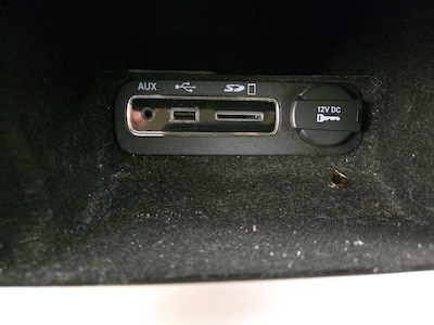 USB/AUX Ports