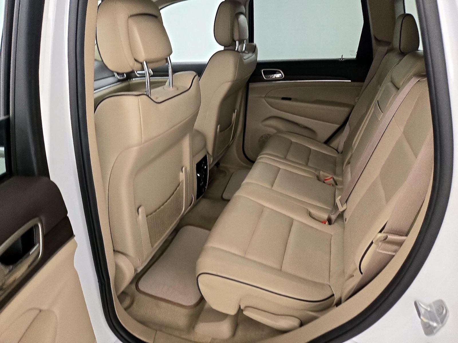 2015 Jeep Grand Cherokee Overland - Photo 22