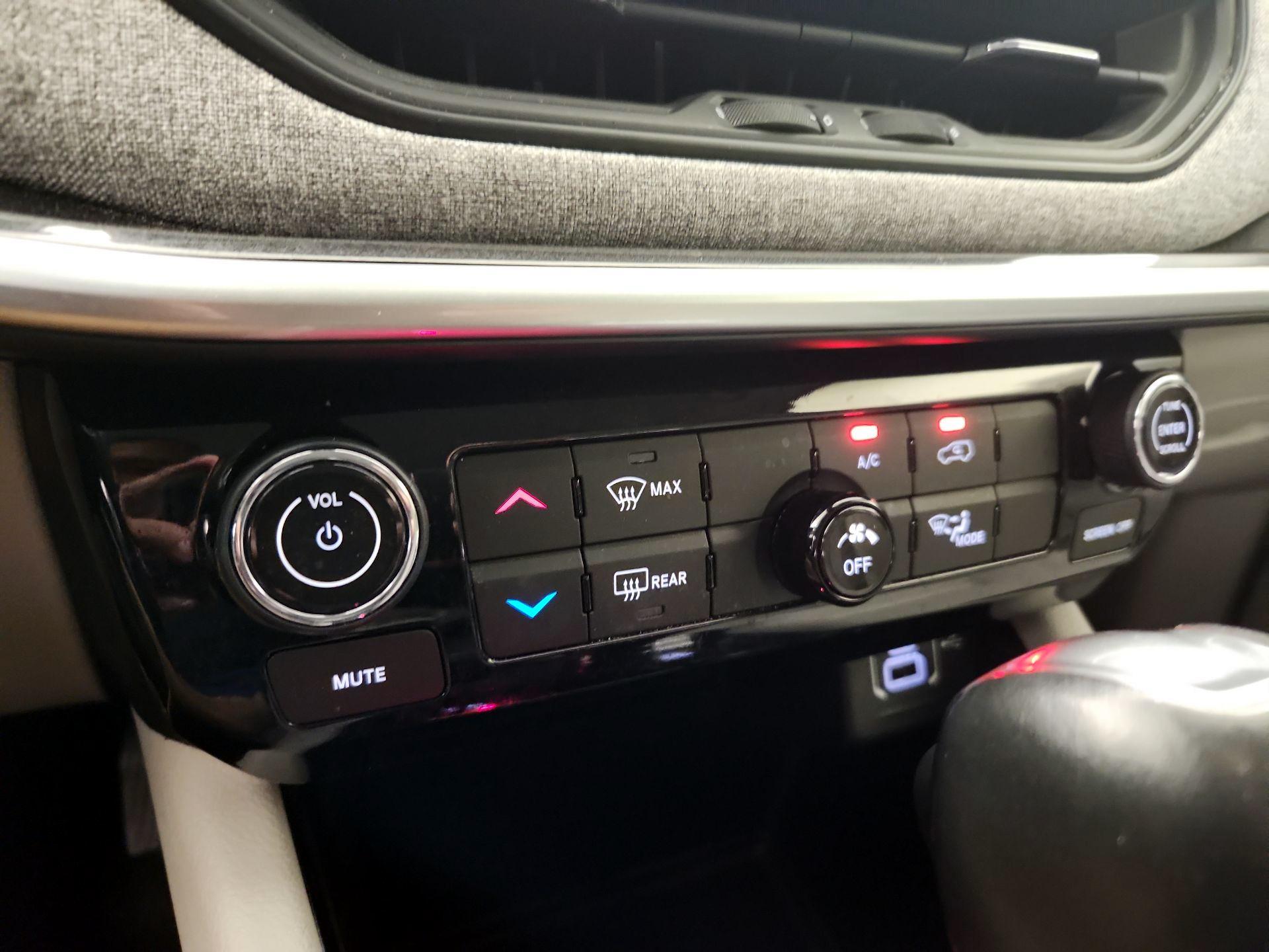 Thumbnail: 2022 Jeep Compass - 16