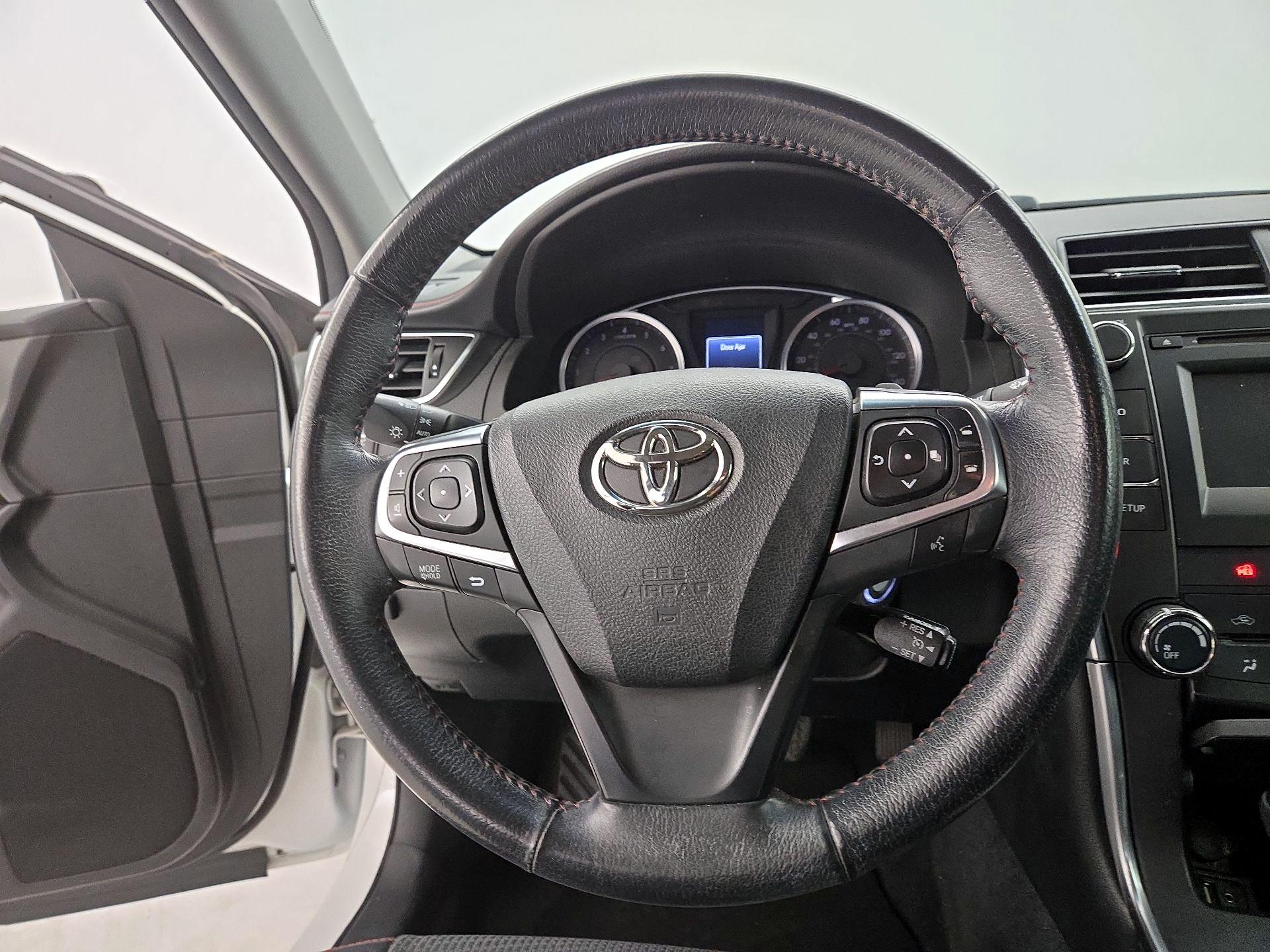 Thumbnail: 2017 Toyota Camry - 10