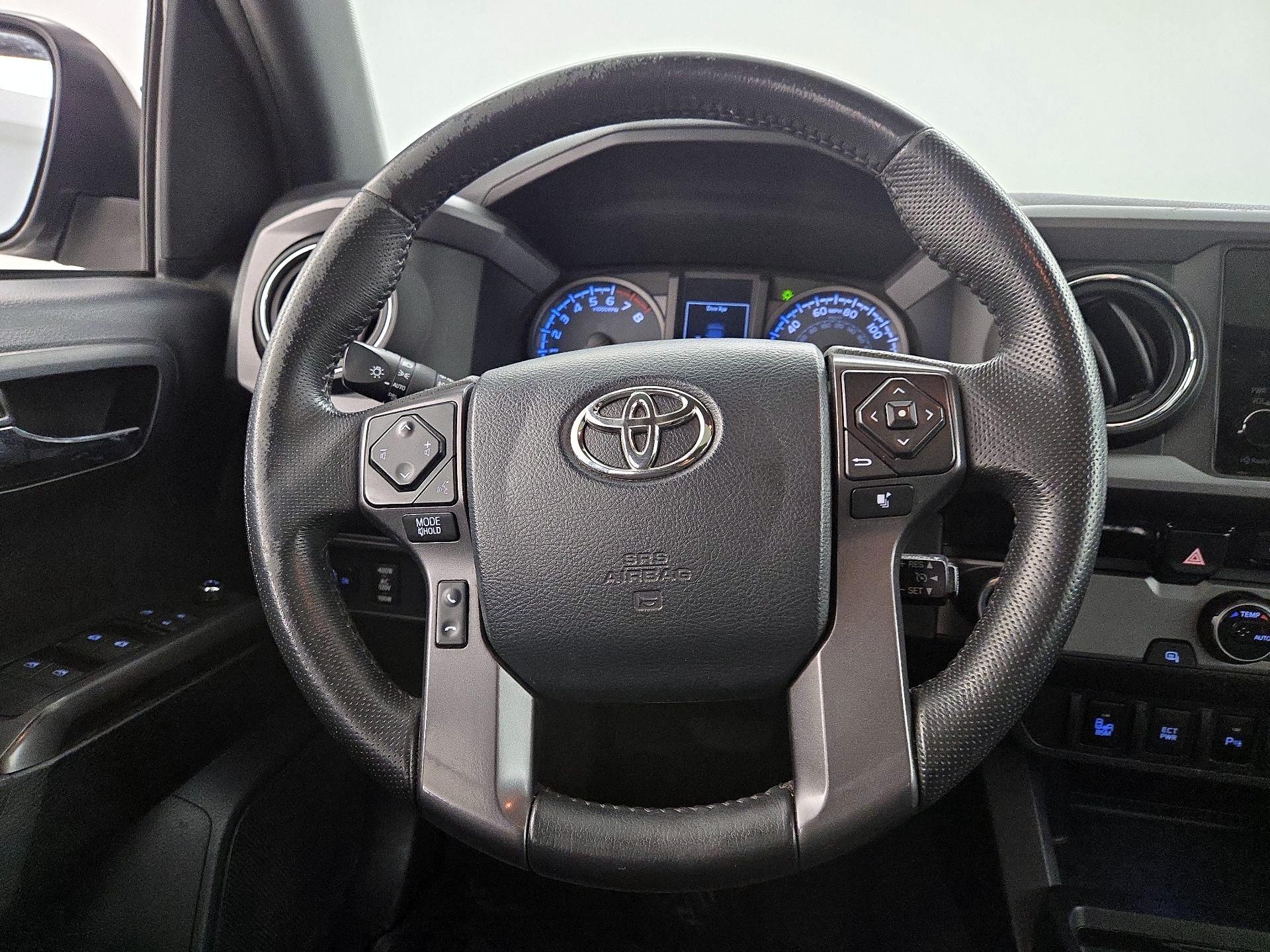 Thumbnail: 2016 Toyota Tacoma - 10