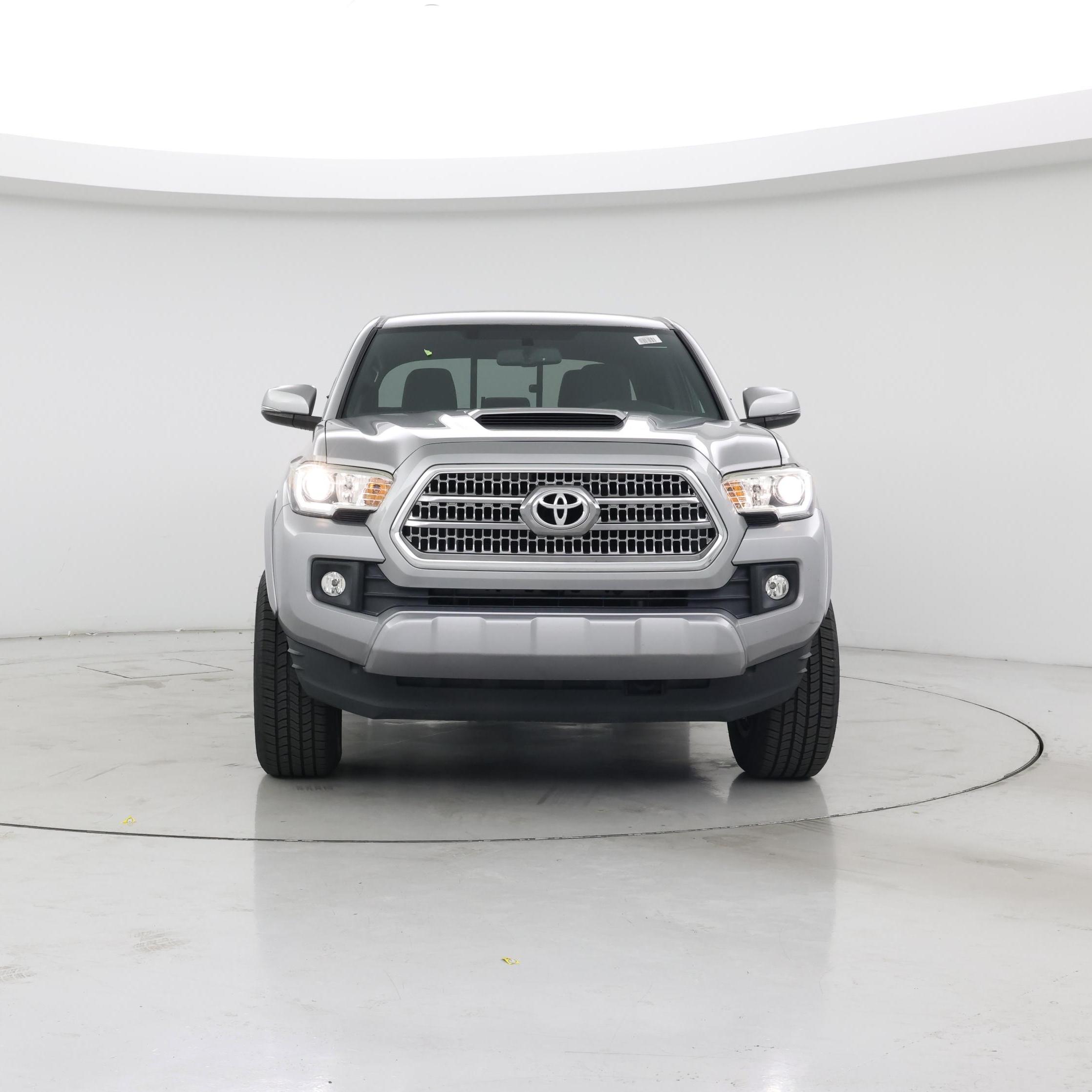 Thumbnail: 2016 Toyota Tacoma - 5