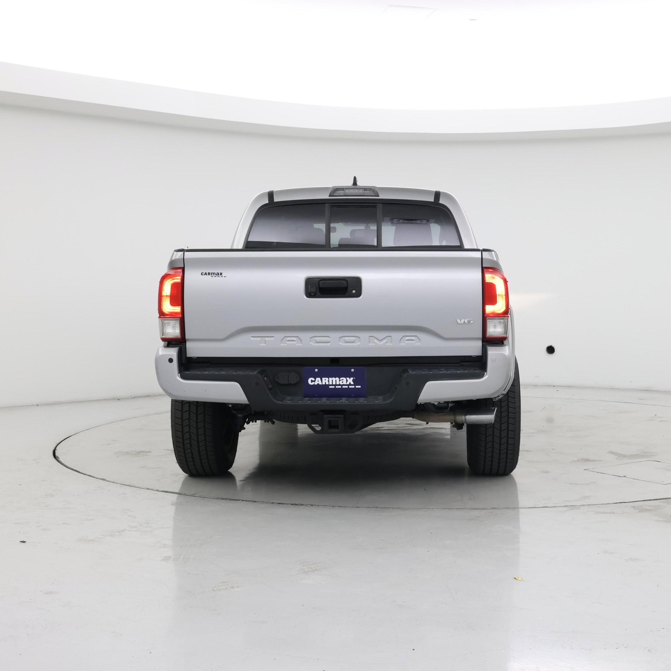 Thumbnail: 2016 Toyota Tacoma - 6