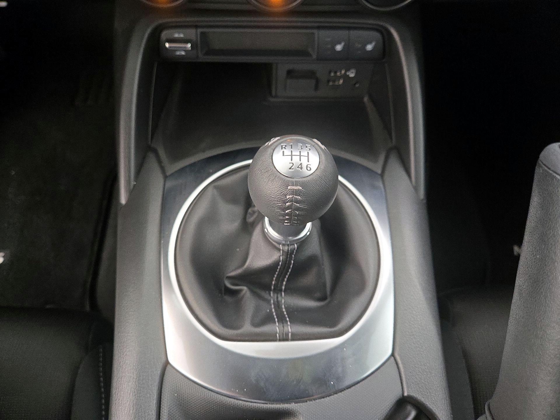 Thumbnail: 2021 Mazda MX-5 Miata - 17