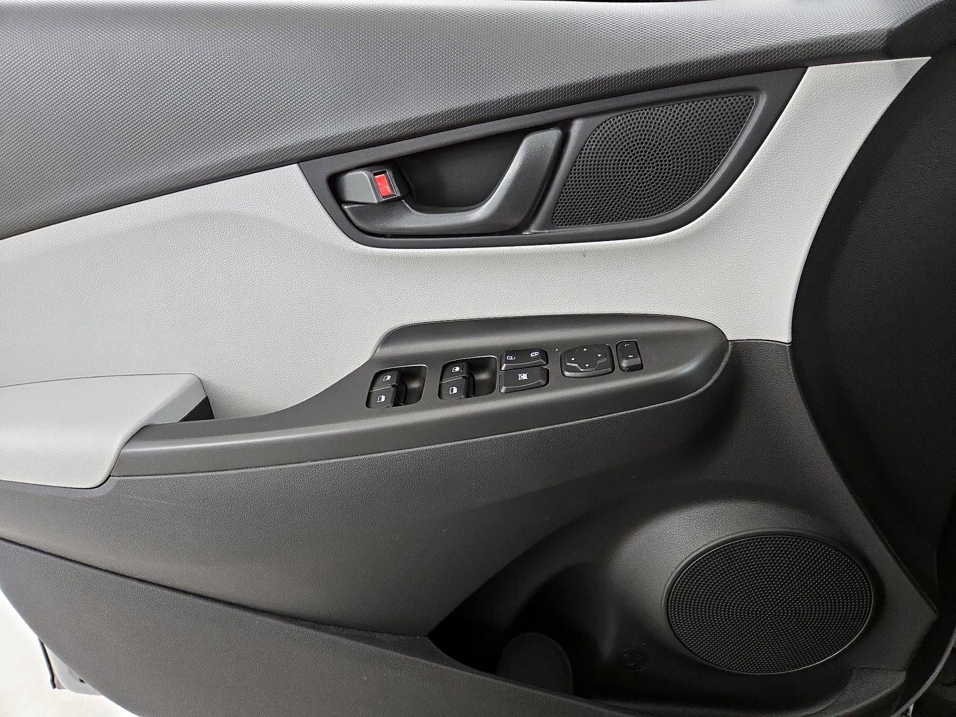 Thumbnail: 2022 Hyundai Kona - 12