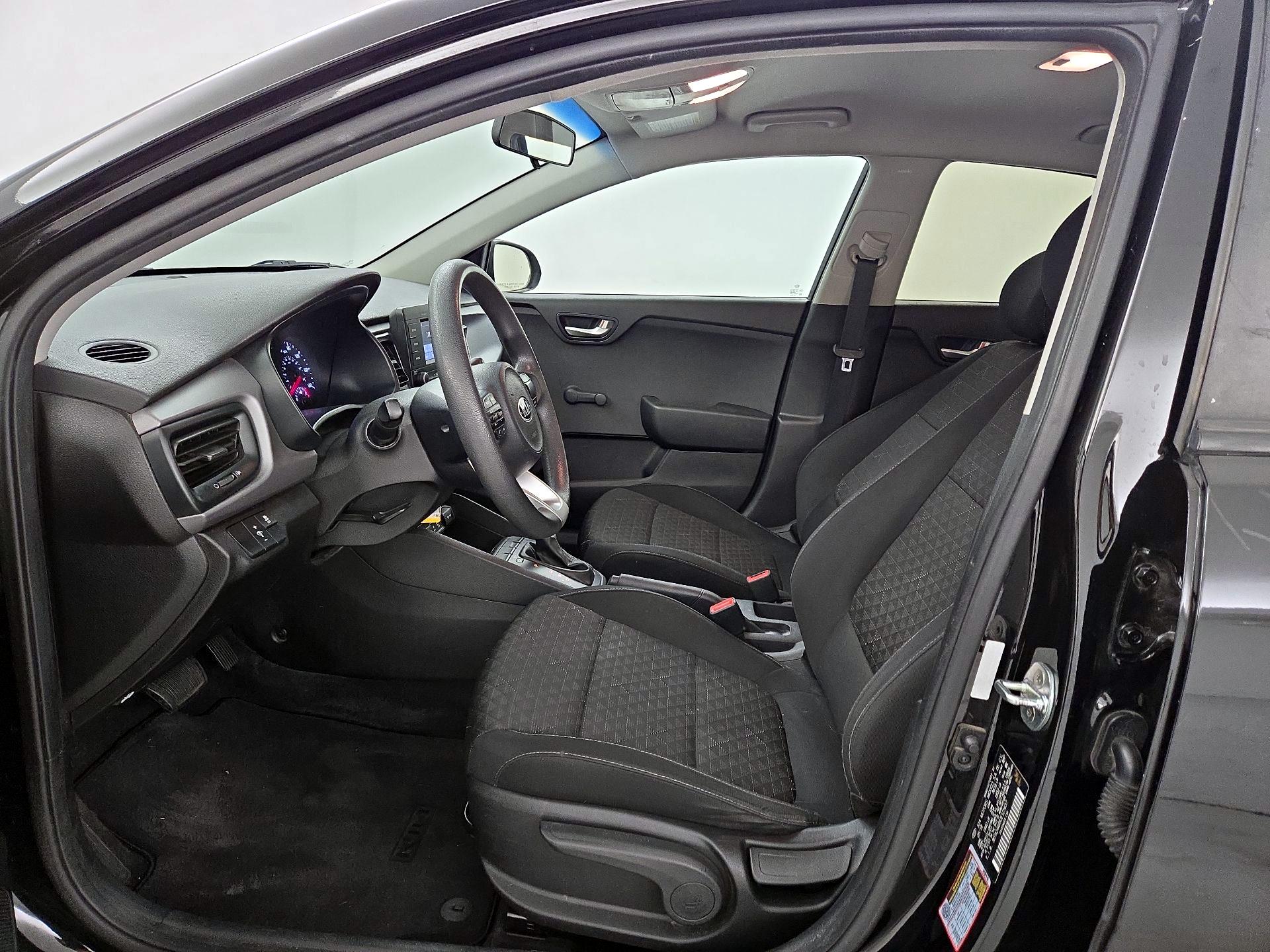 Thumbnail: 2018 Kia Rio - 11