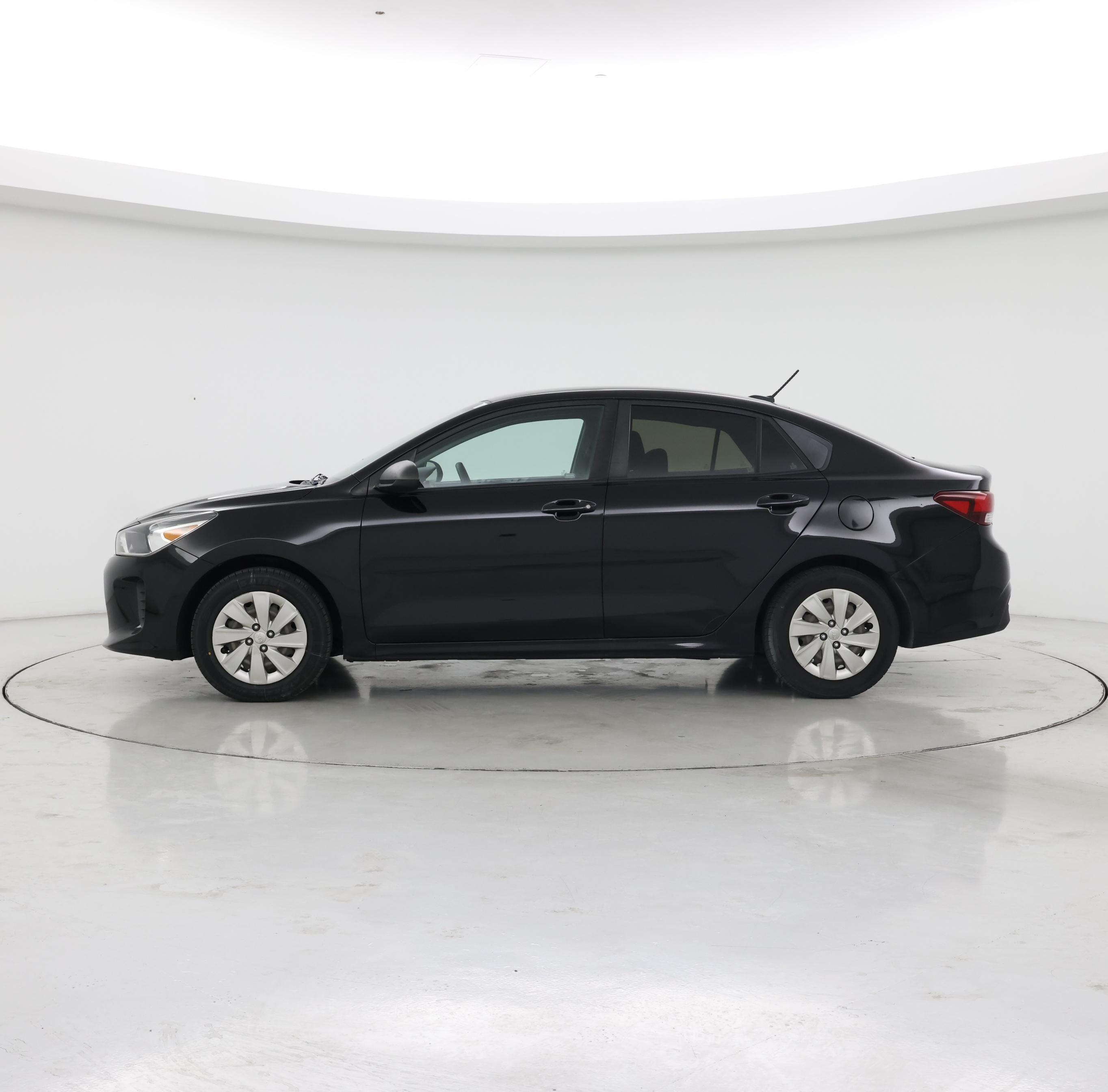 Thumbnail: 2018 Kia Rio - 3