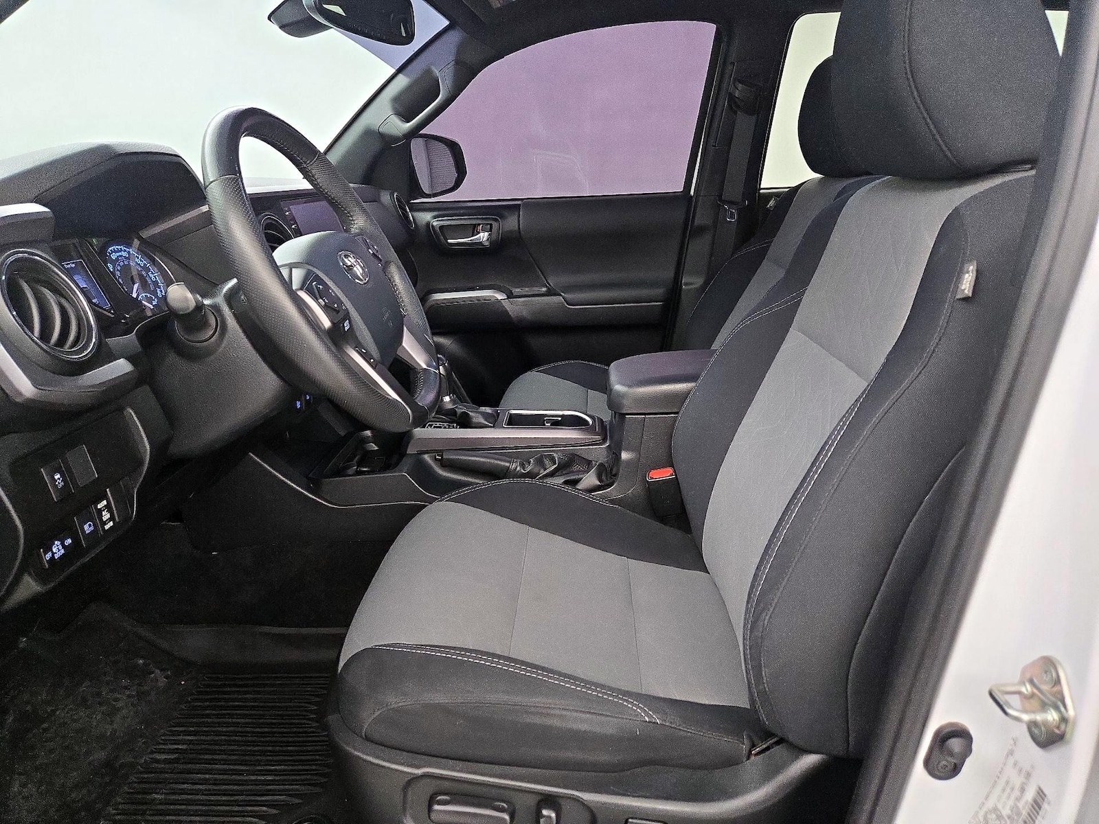 2020 Toyota Tacoma TRD Sport - Photo 12