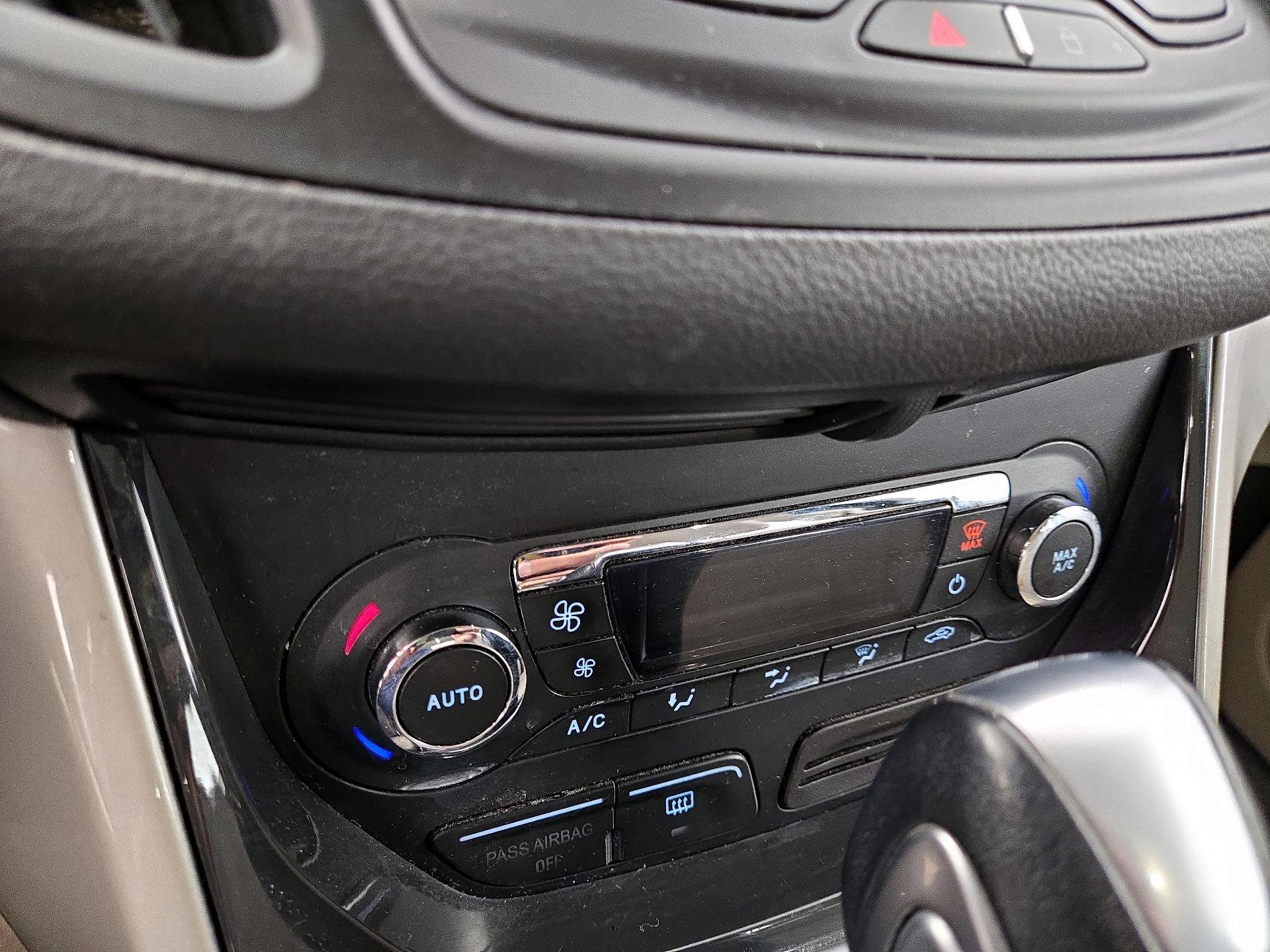 Thumbnail: 2014 Ford C-Max - 15