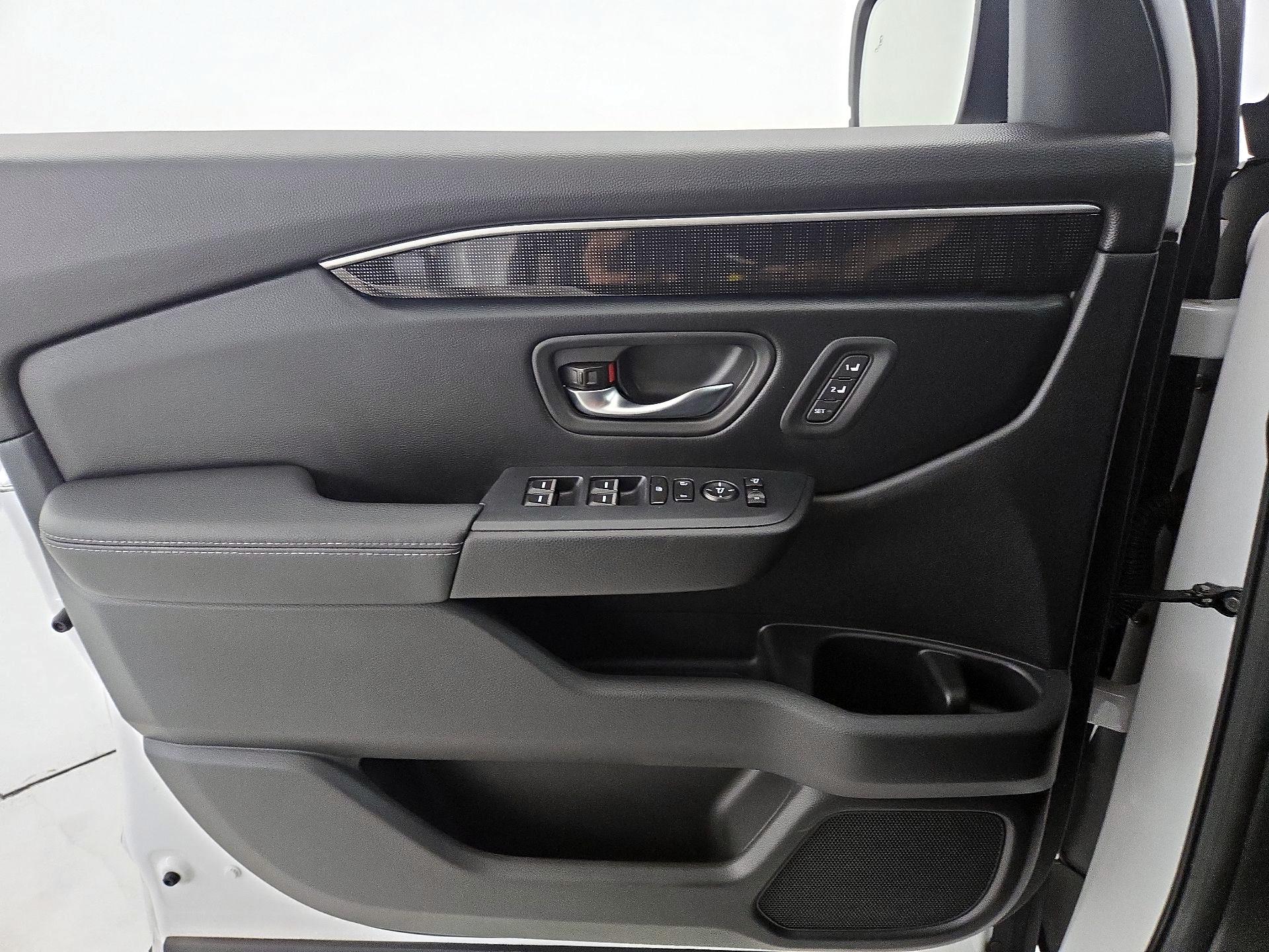 Thumbnail: 2023 Honda Pilot - 12