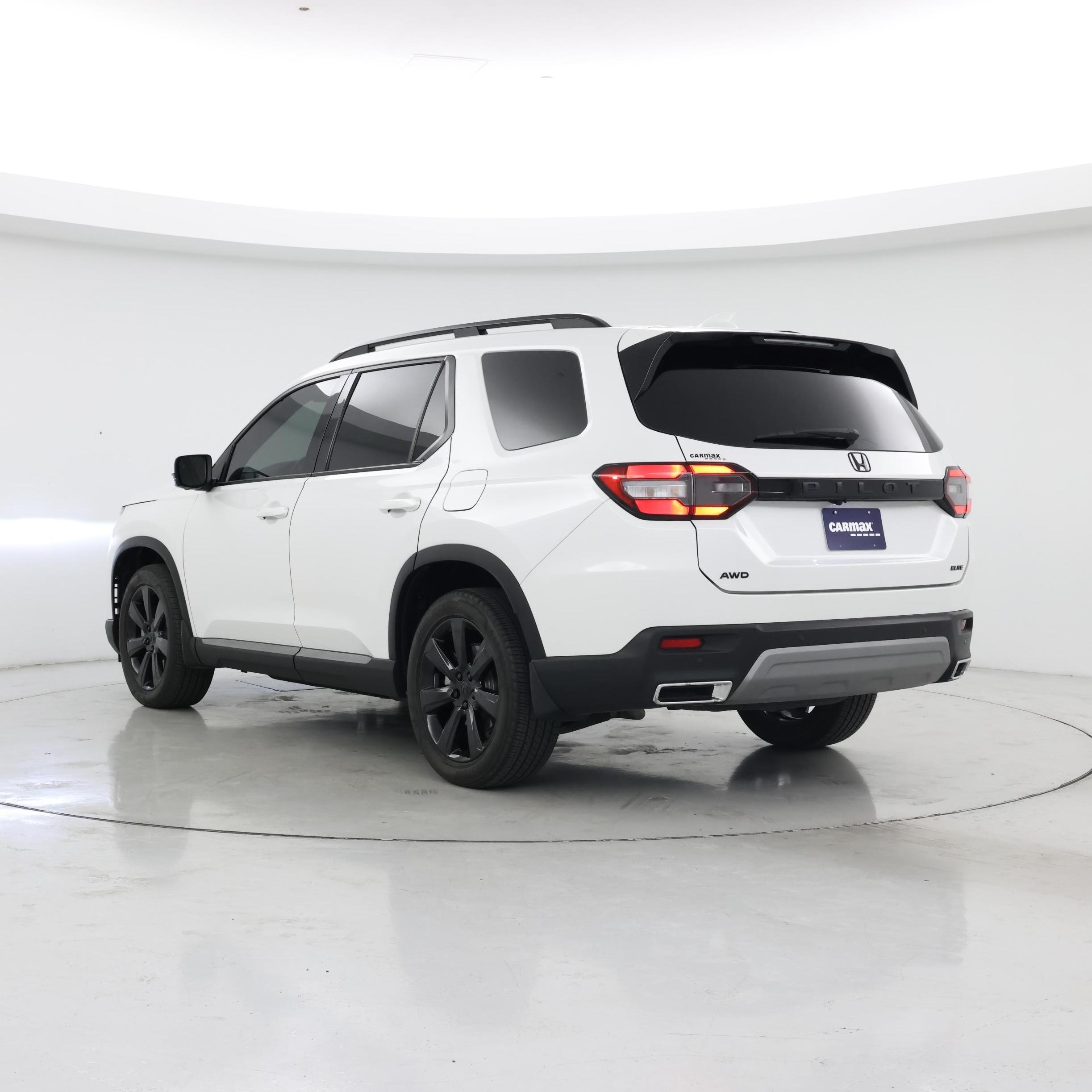 Thumbnail: 2023 Honda Pilot - 2
