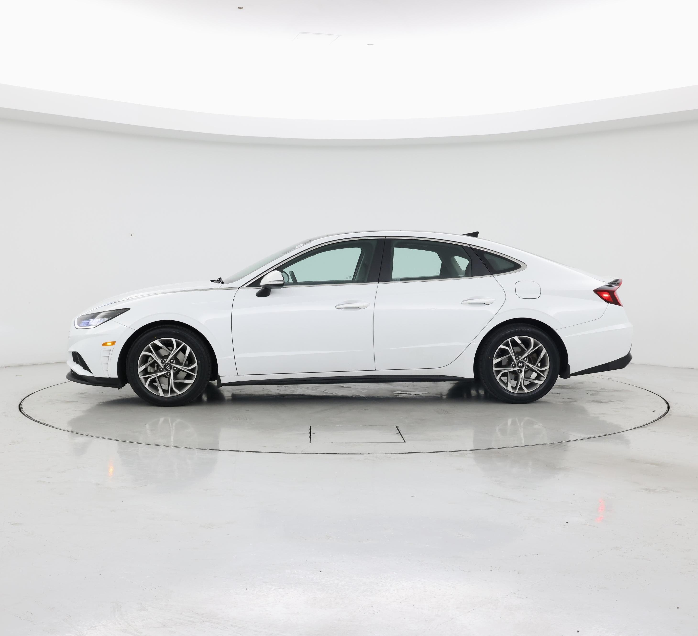 Thumbnail: 2021 Hyundai Sonata - 3