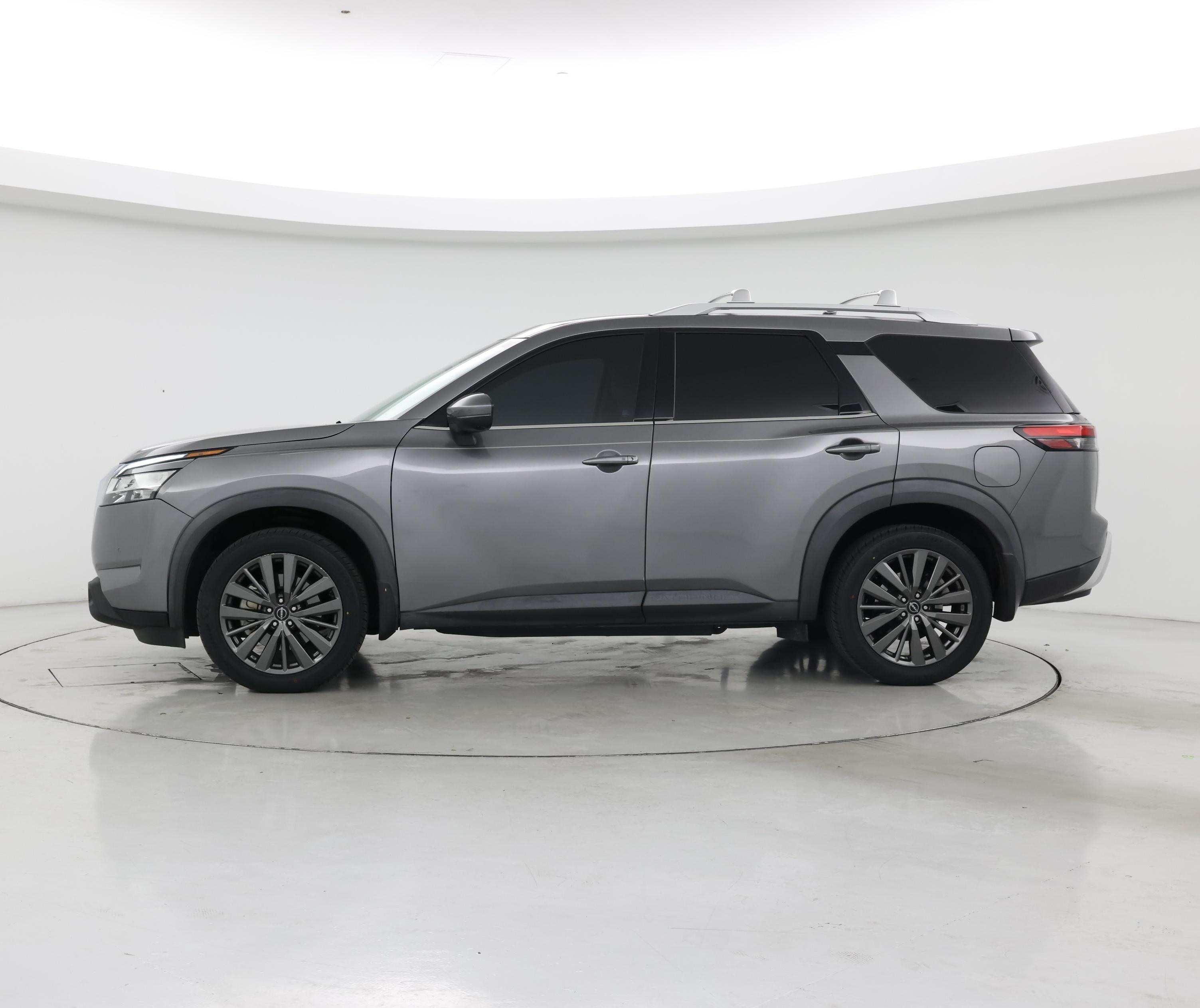 Thumbnail: 2022 Nissan Pathfinder - 3