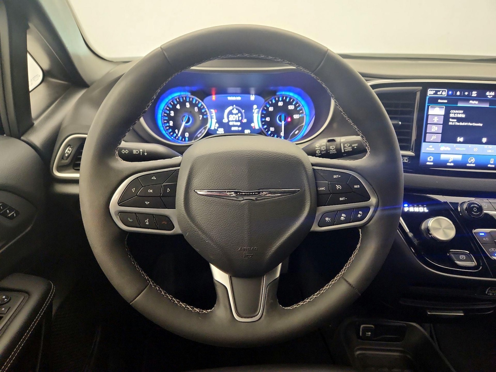 2025 Chrysler Pacifica Select - Photo 11