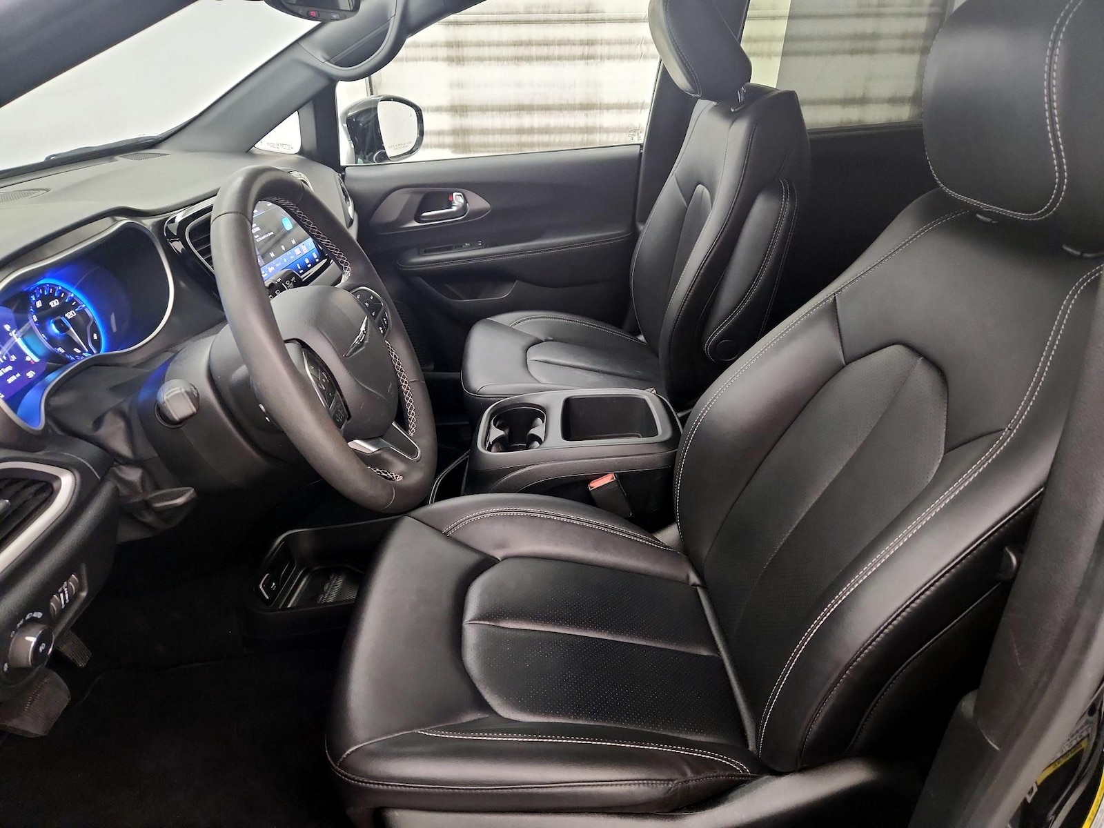 2025 Chrysler Pacifica Select - Photo 12
