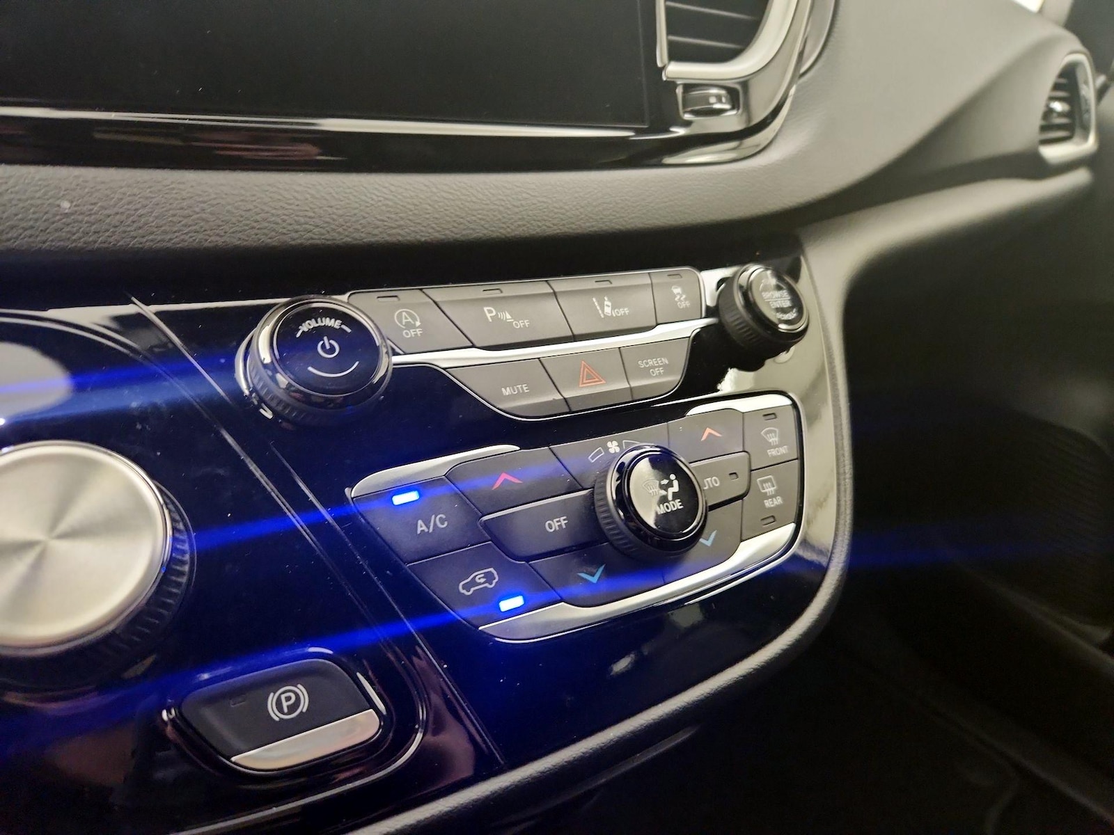2025 Chrysler Pacifica Select - Photo 17