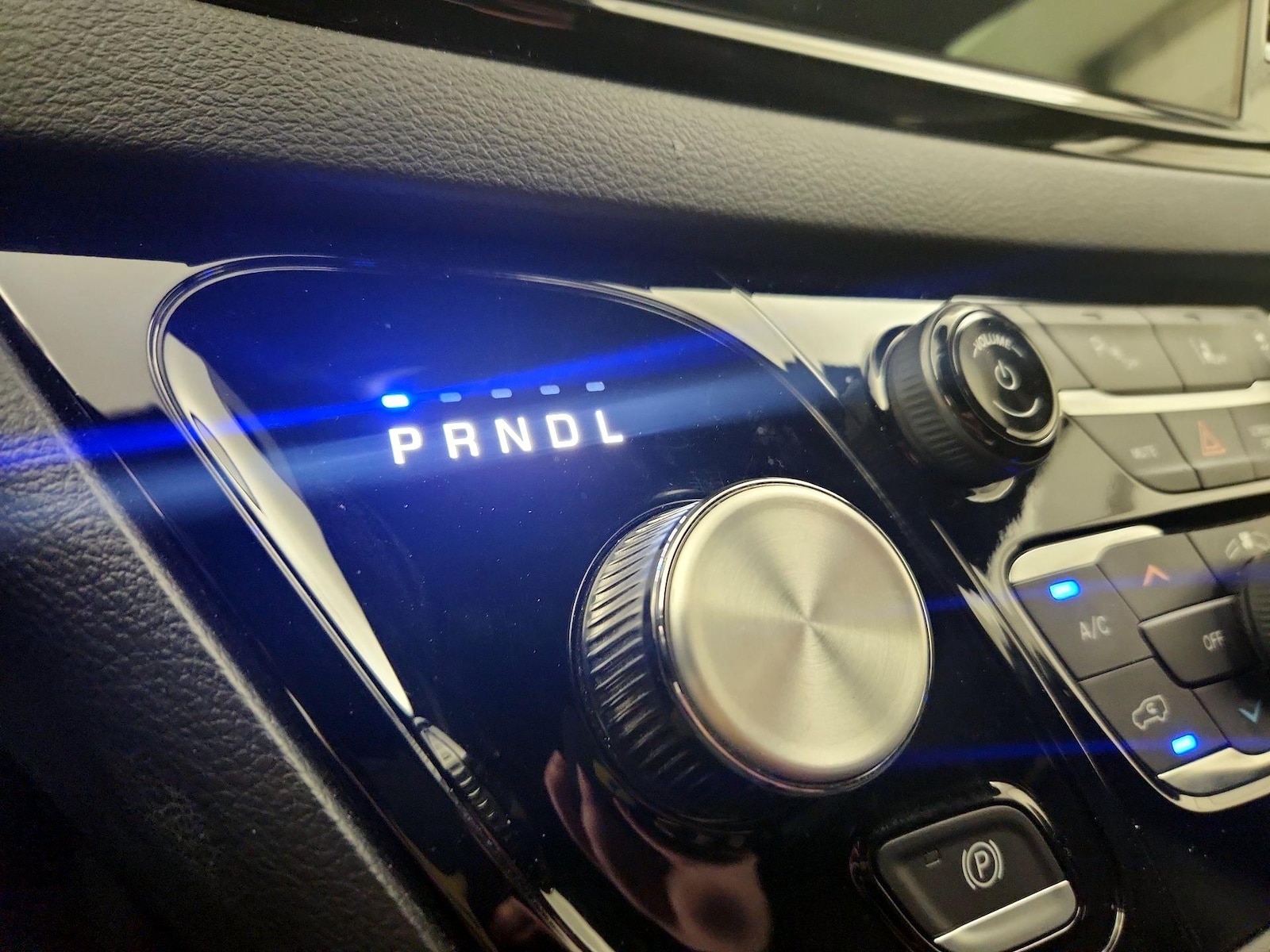 2025 Chrysler Pacifica Select - Photo 18
