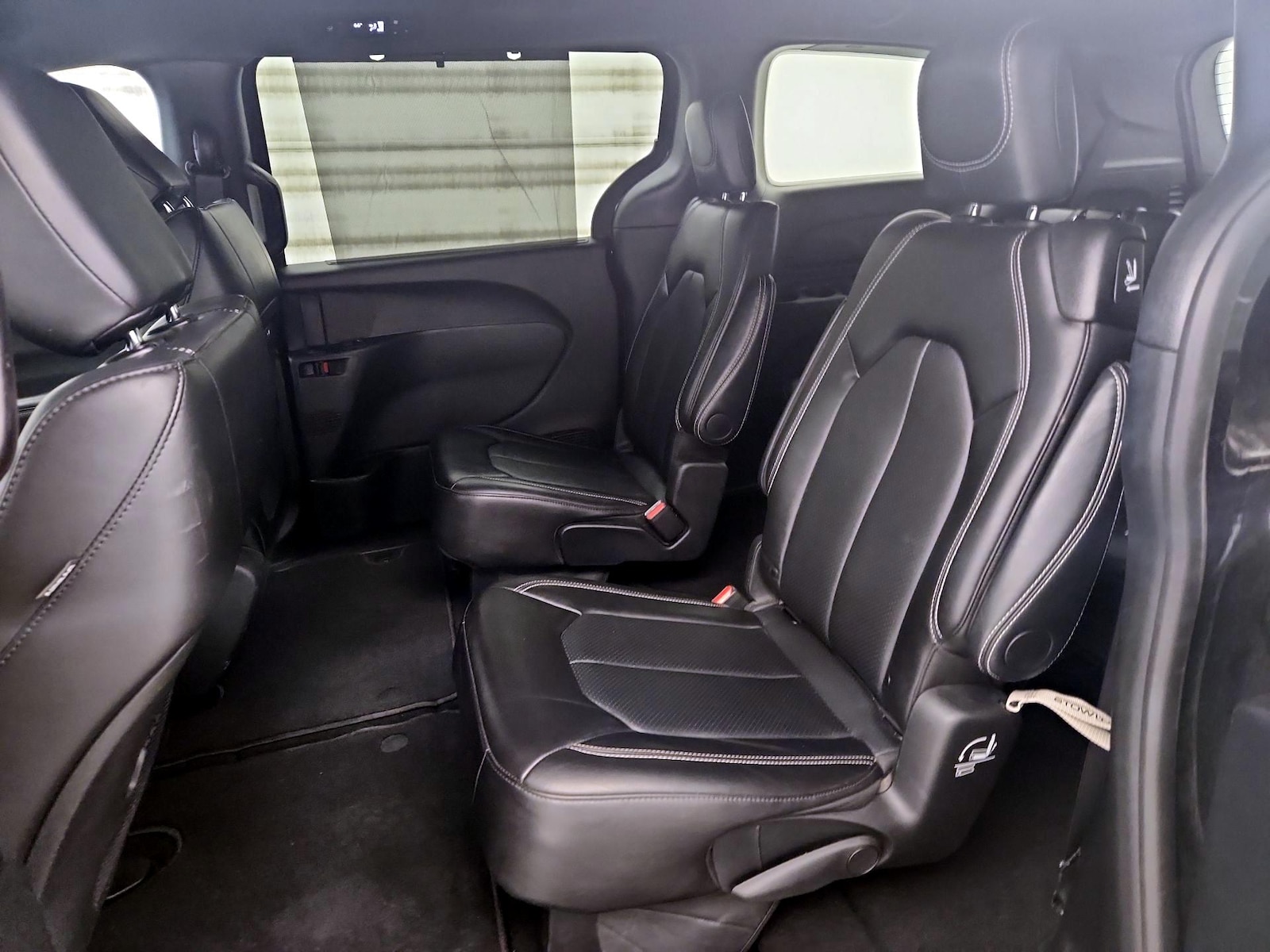 2025 Chrysler Pacifica Select - Photo 20