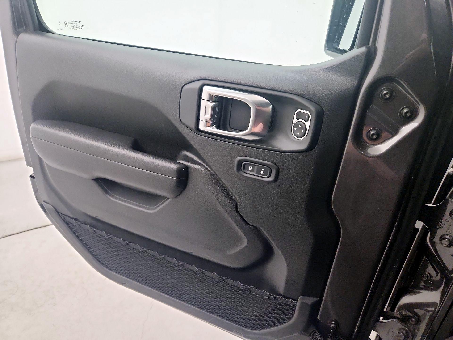 Thumbnail: 2025 Jeep Wrangler - 12