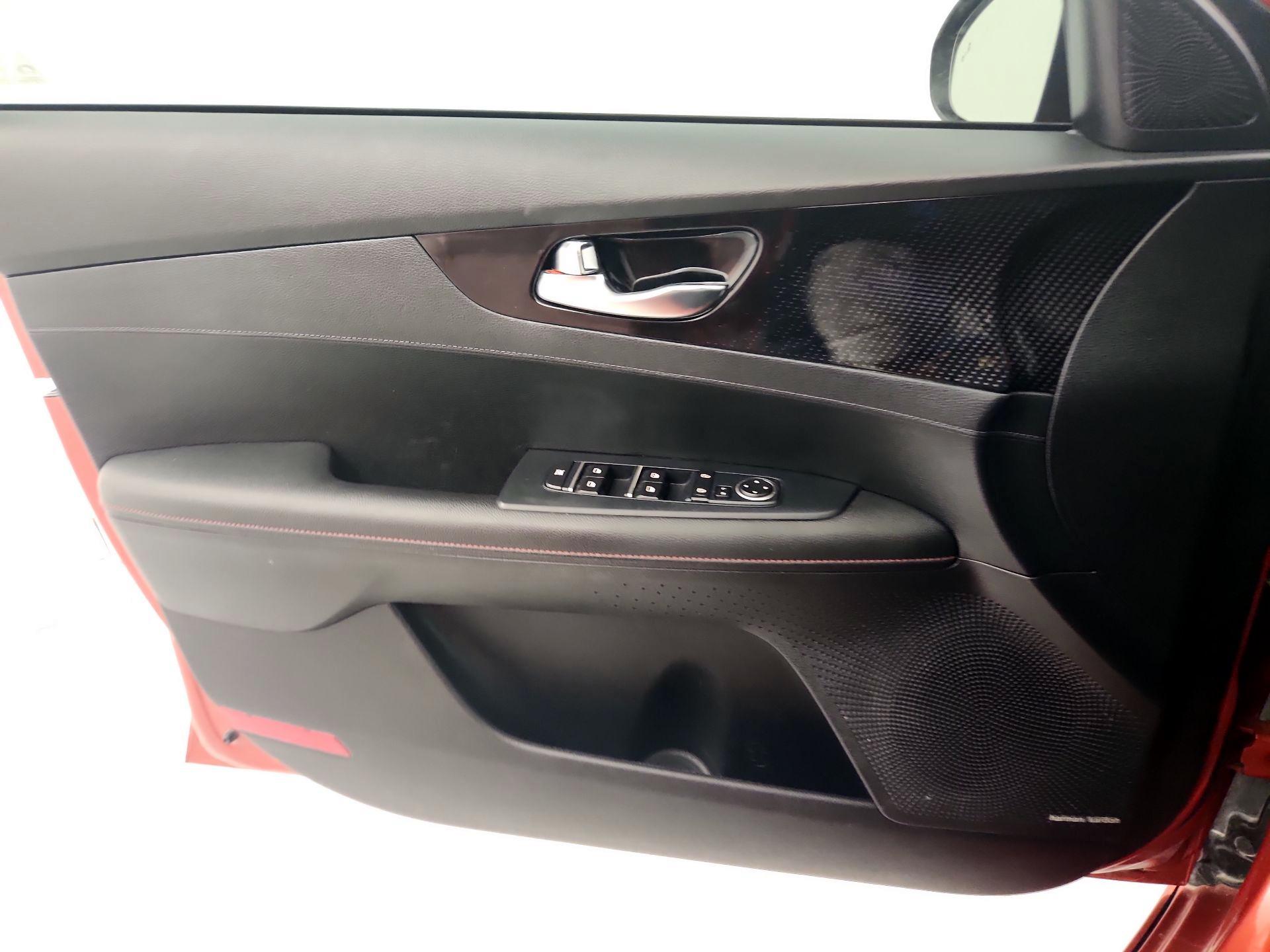 Thumbnail: 2020 Kia Forte - 12