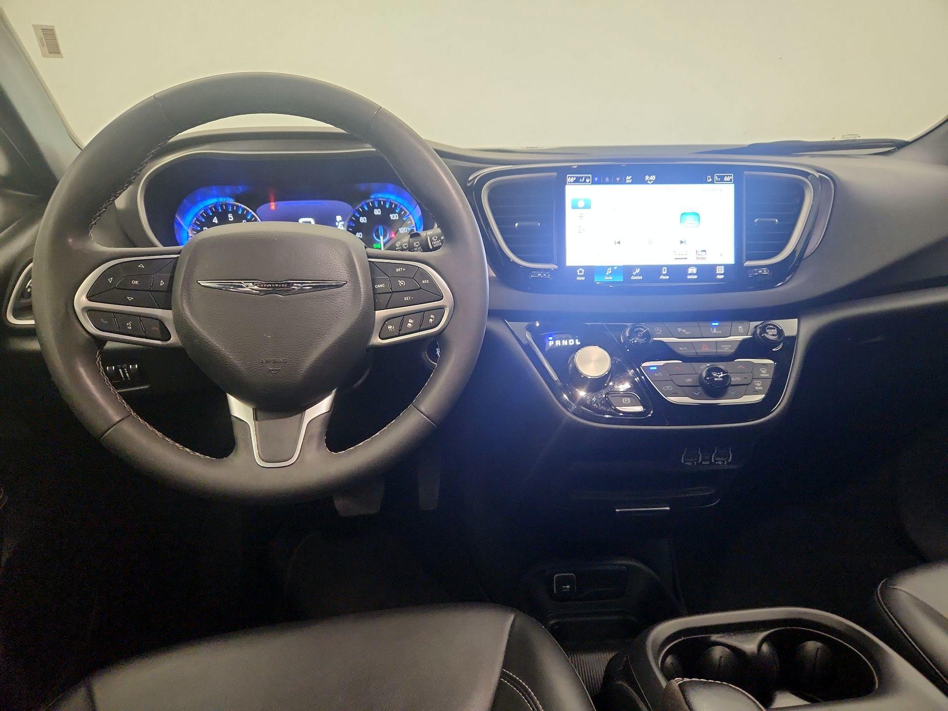 Thumbnail: 2025 Chrysler Pacifica - 9