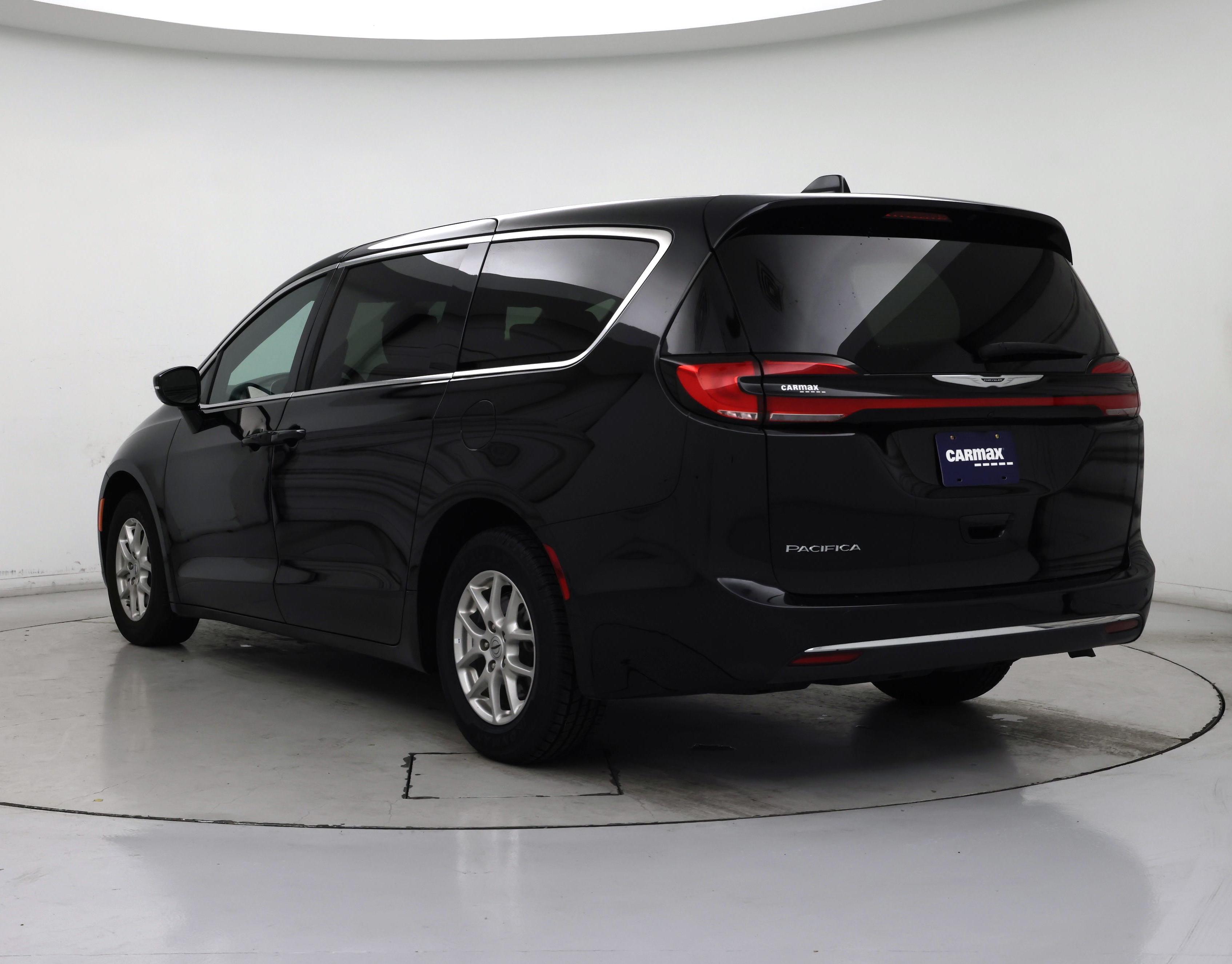 Thumbnail: 2025 Chrysler Pacifica - 2
