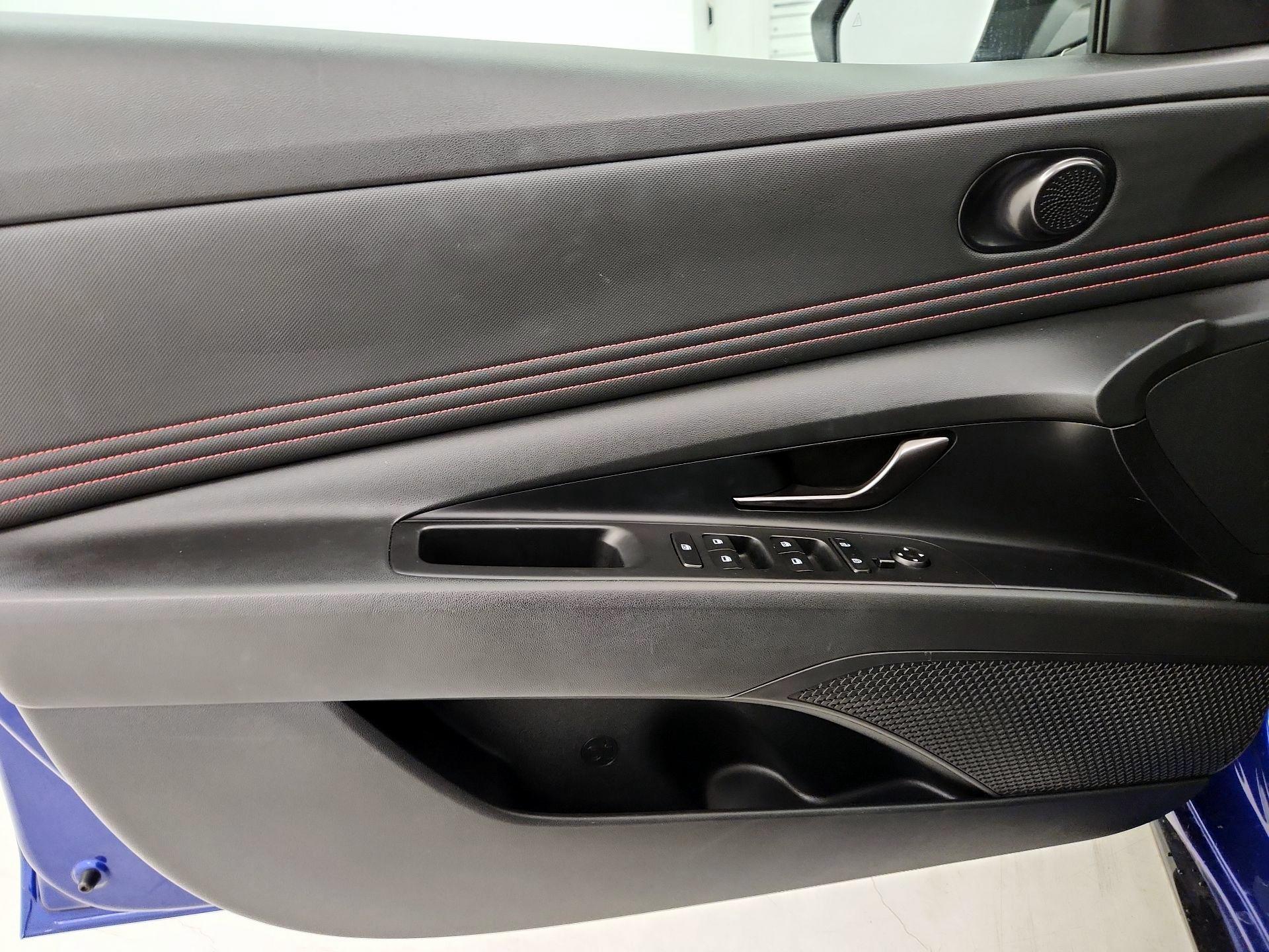 Thumbnail: 2022 Hyundai Elantra - 12