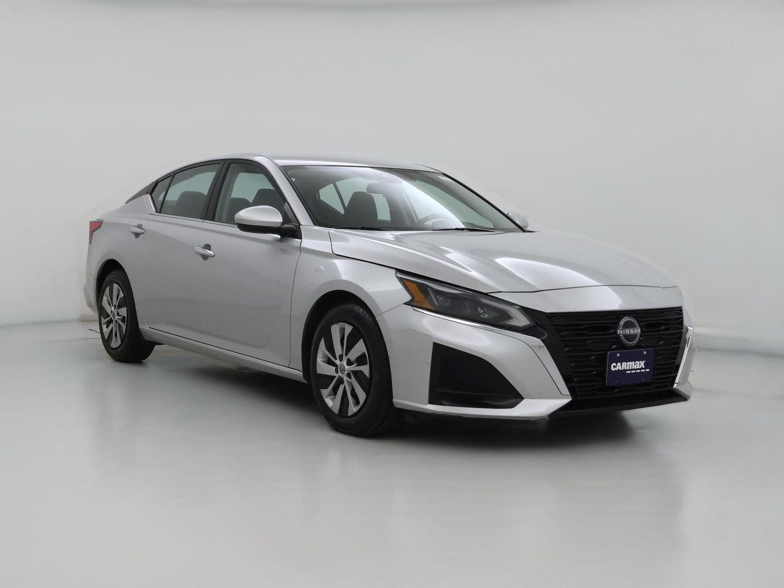 2023 Nissan Altima S - Photo 1