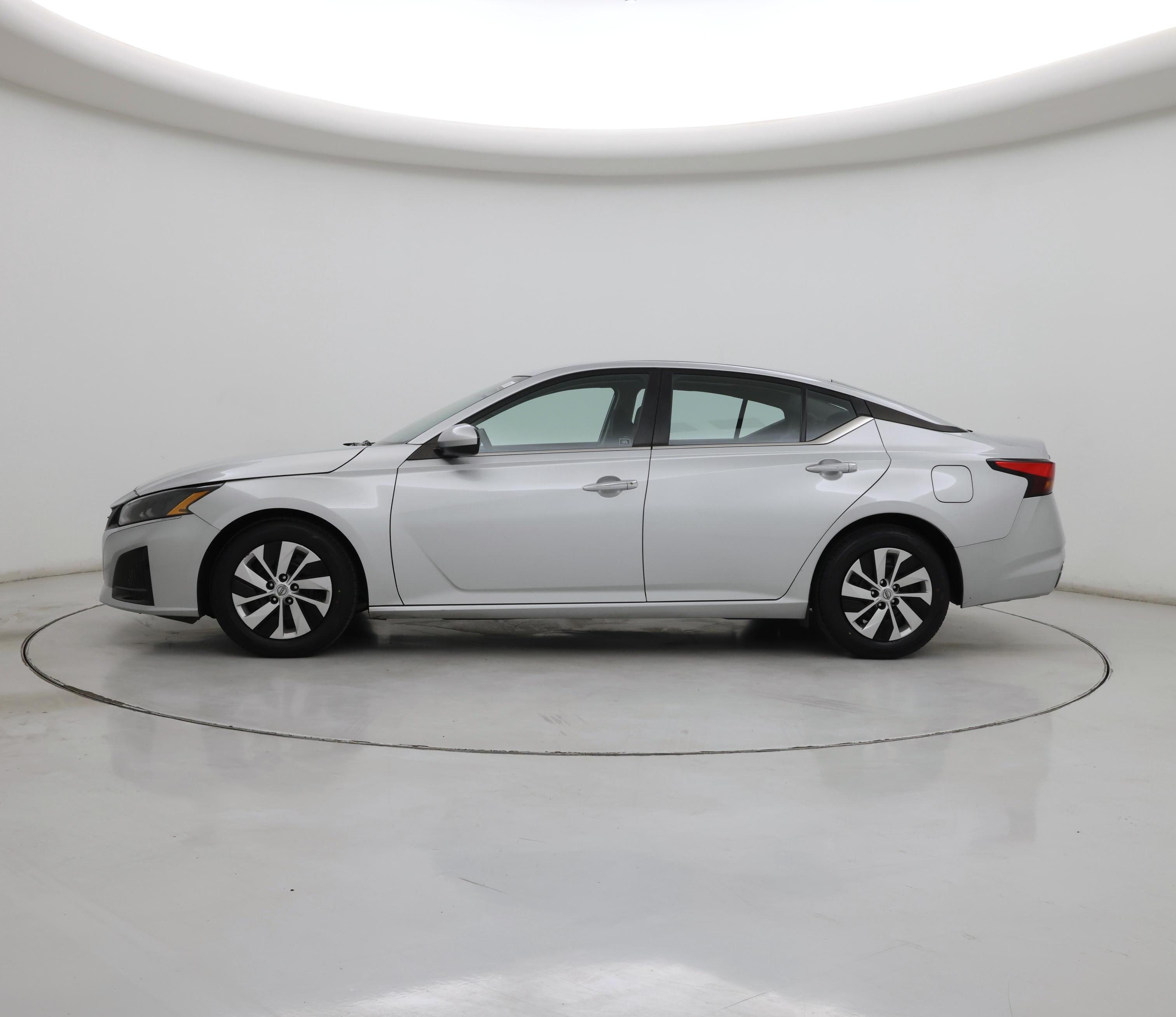 Thumbnail: 2023 Nissan Altima - 3
