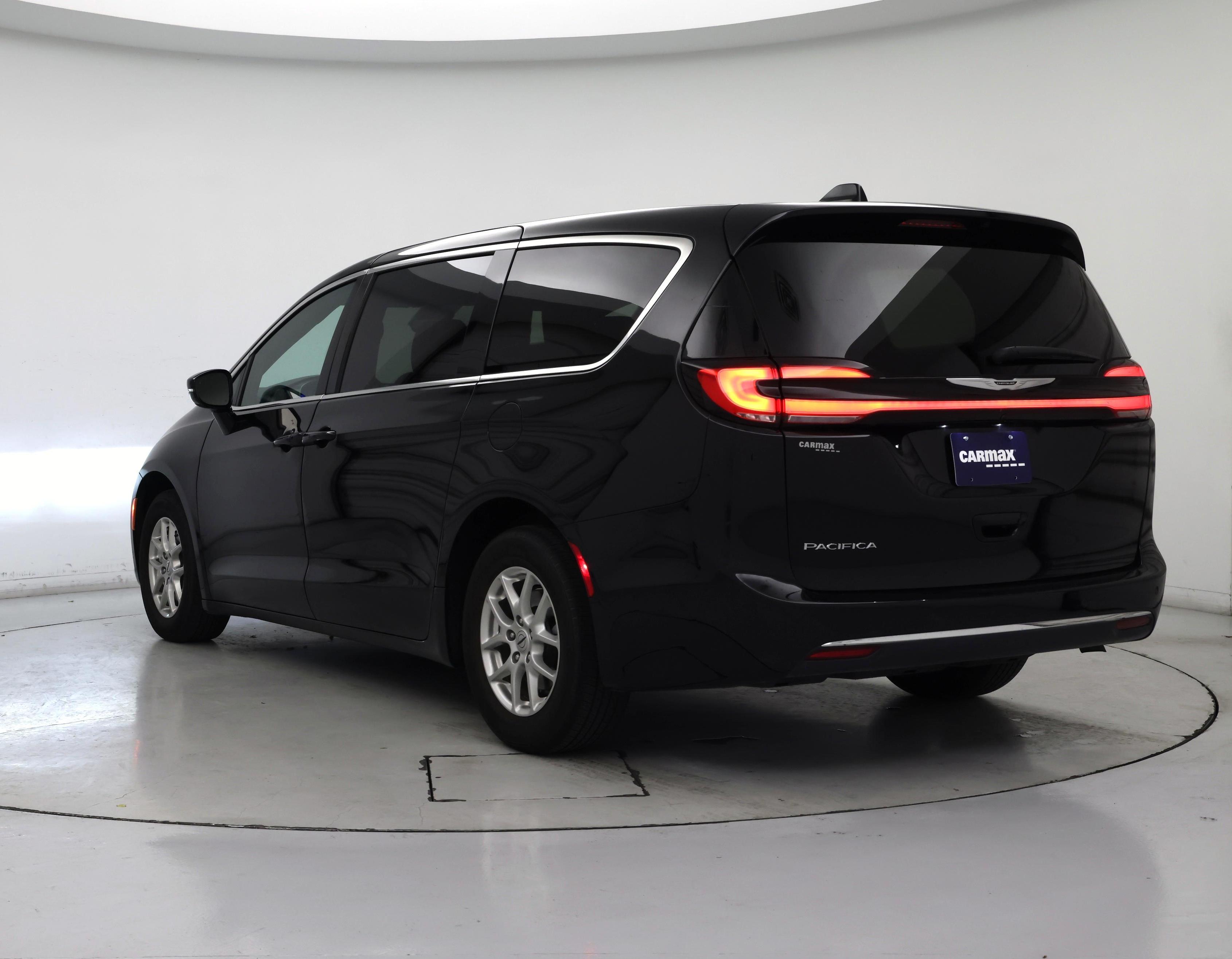 Thumbnail: 2025 Chrysler Pacifica - 2