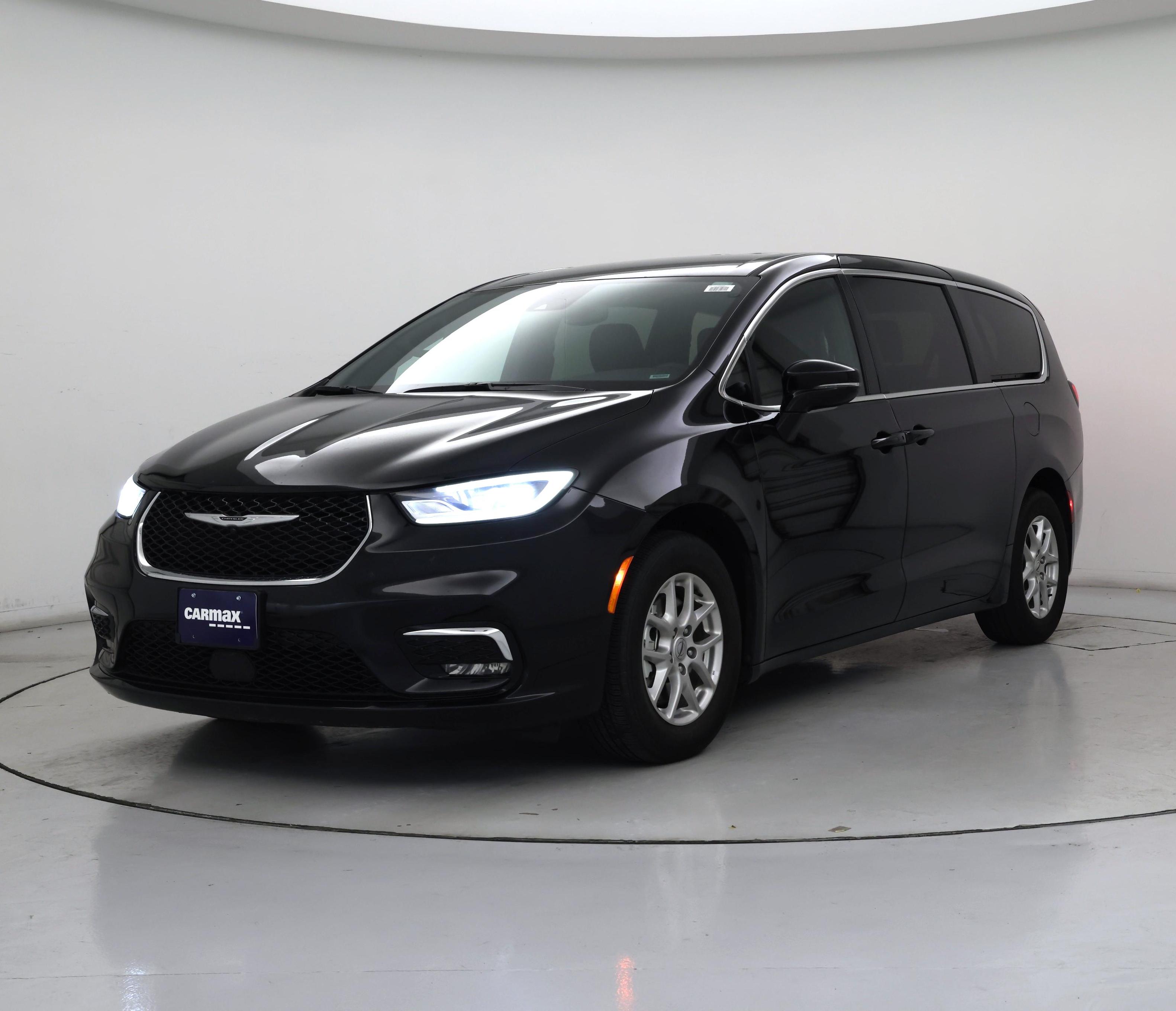 Thumbnail: 2025 Chrysler Pacifica - 4