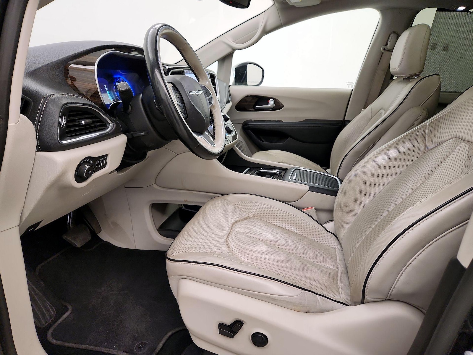 2021 Chrysler Pacifica Limited - Photo 12