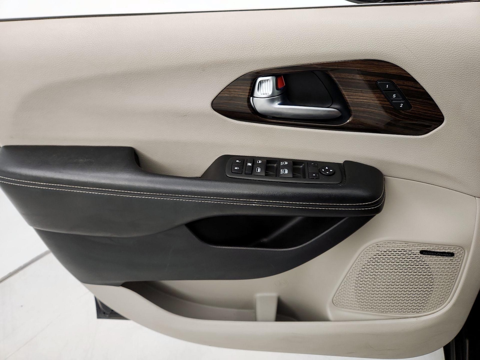 2021 Chrysler Pacifica Limited - Photo 13