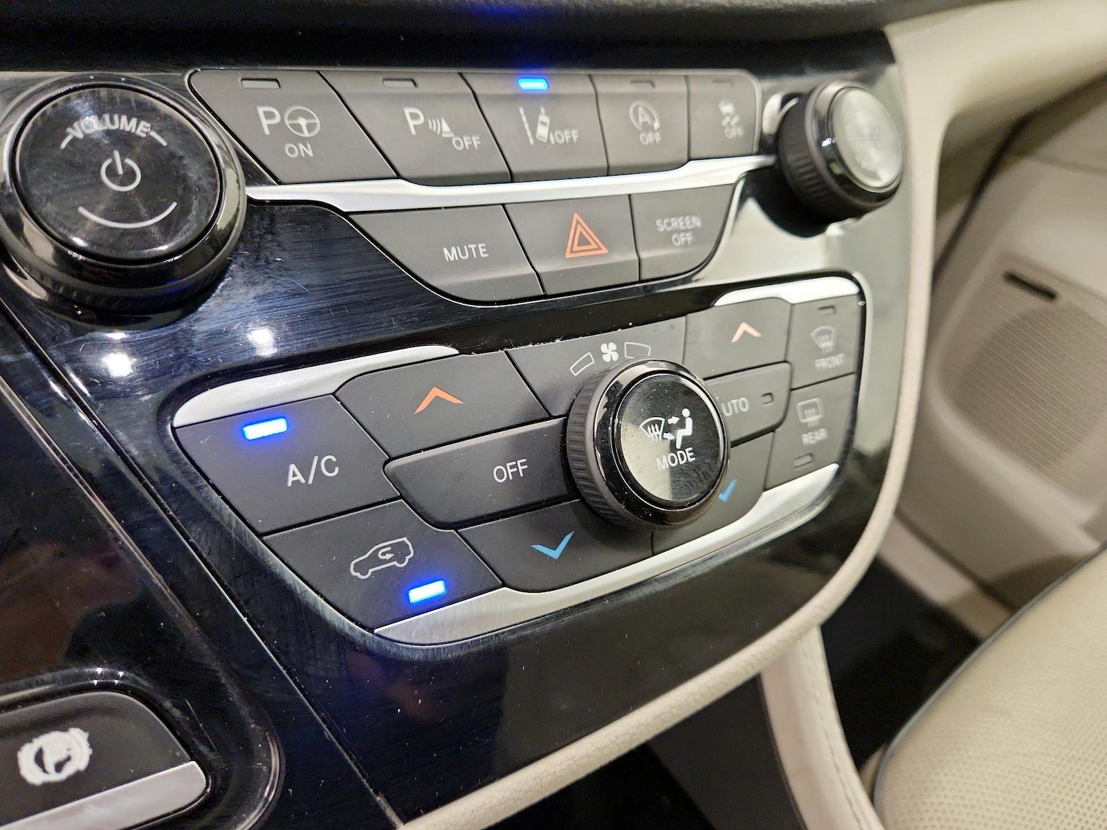 2021 Chrysler Pacifica Limited - Photo 18