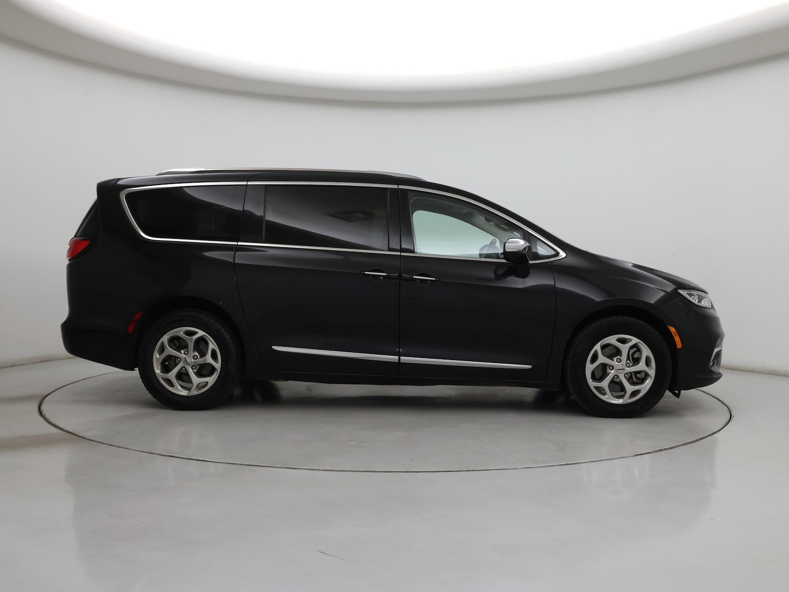 2021 Chrysler Pacifica Limited - Photo 8