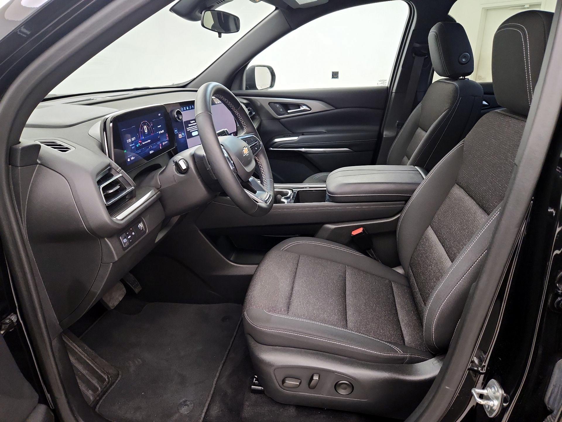 Thumbnail: 2025 Chevrolet Traverse - 11