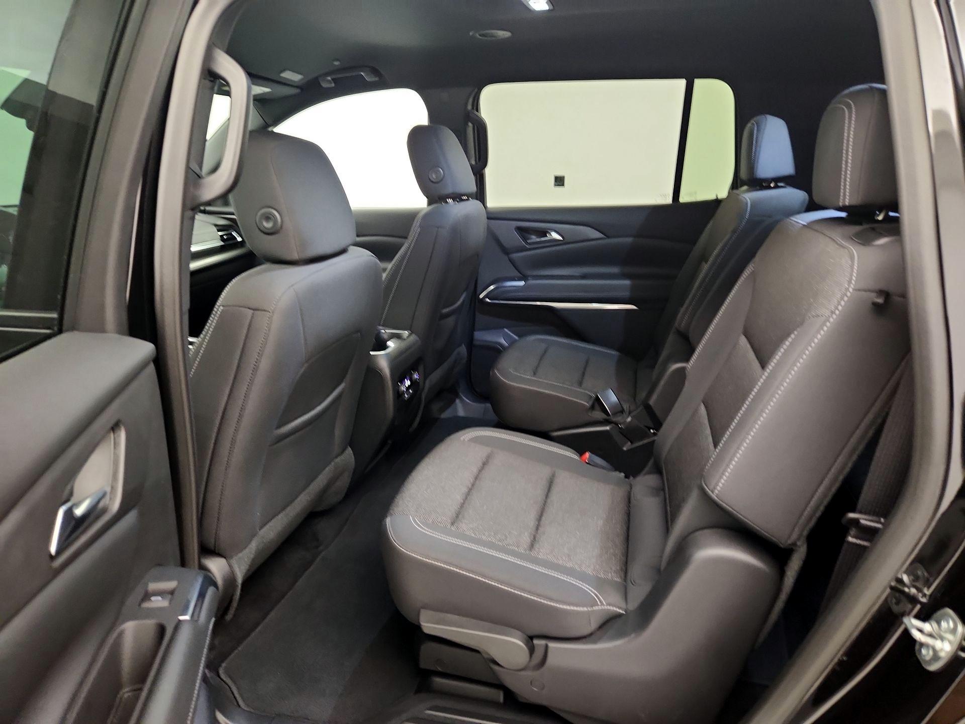 Thumbnail: 2025 Chevrolet Traverse - 19