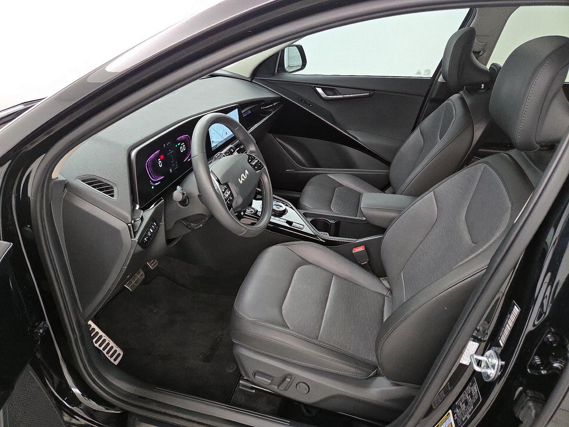 Thumbnail: 2023 Kia Niro - 11