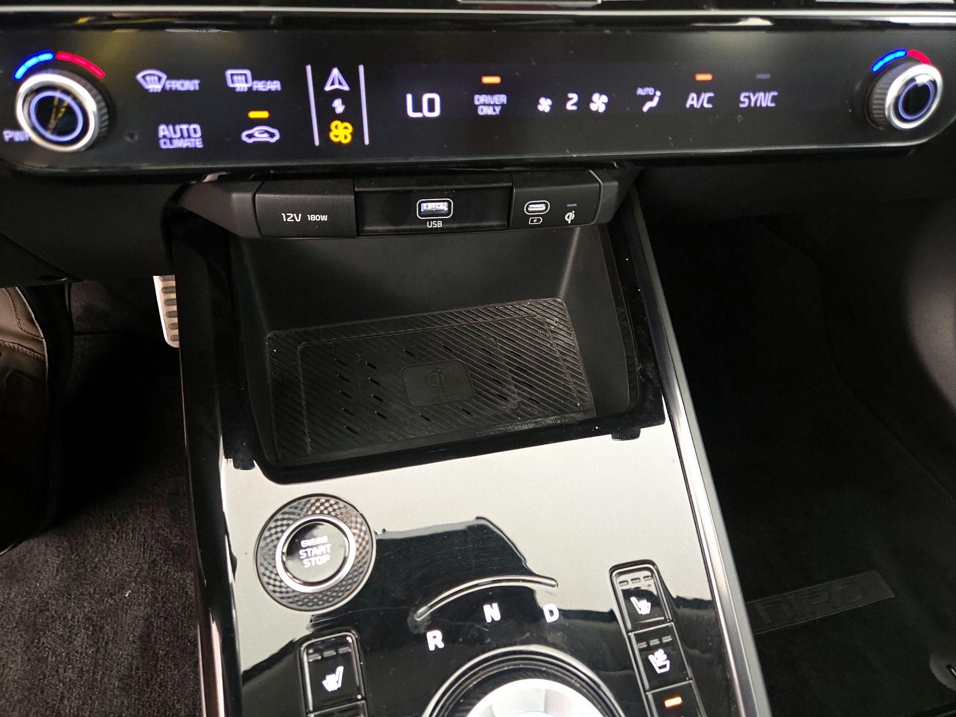 Thumbnail: 2023 Kia Niro - 17