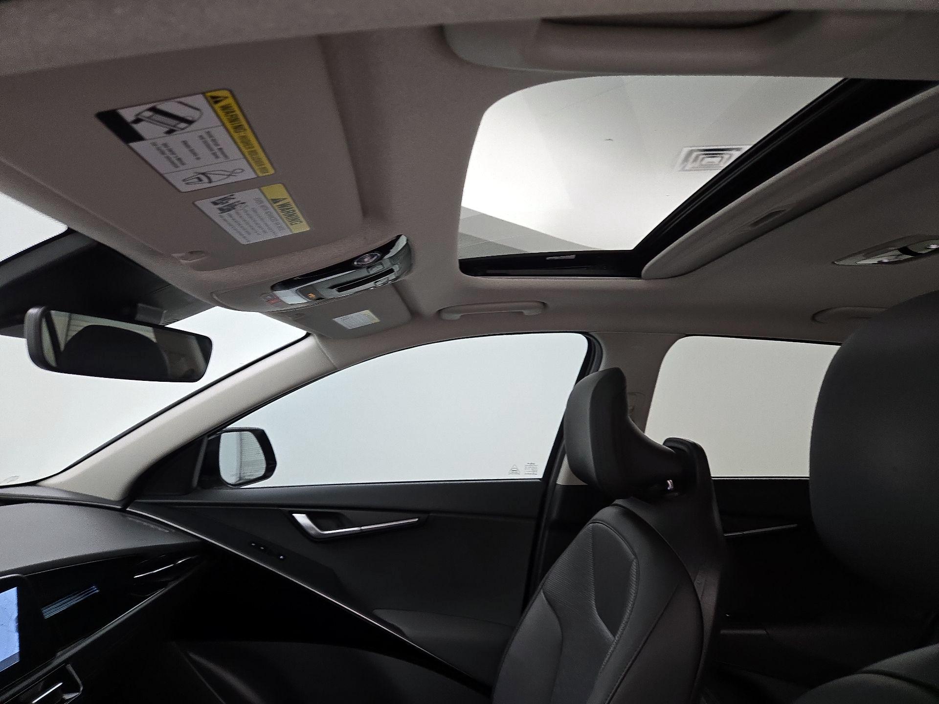 Thumbnail: 2023 Kia Niro - 20