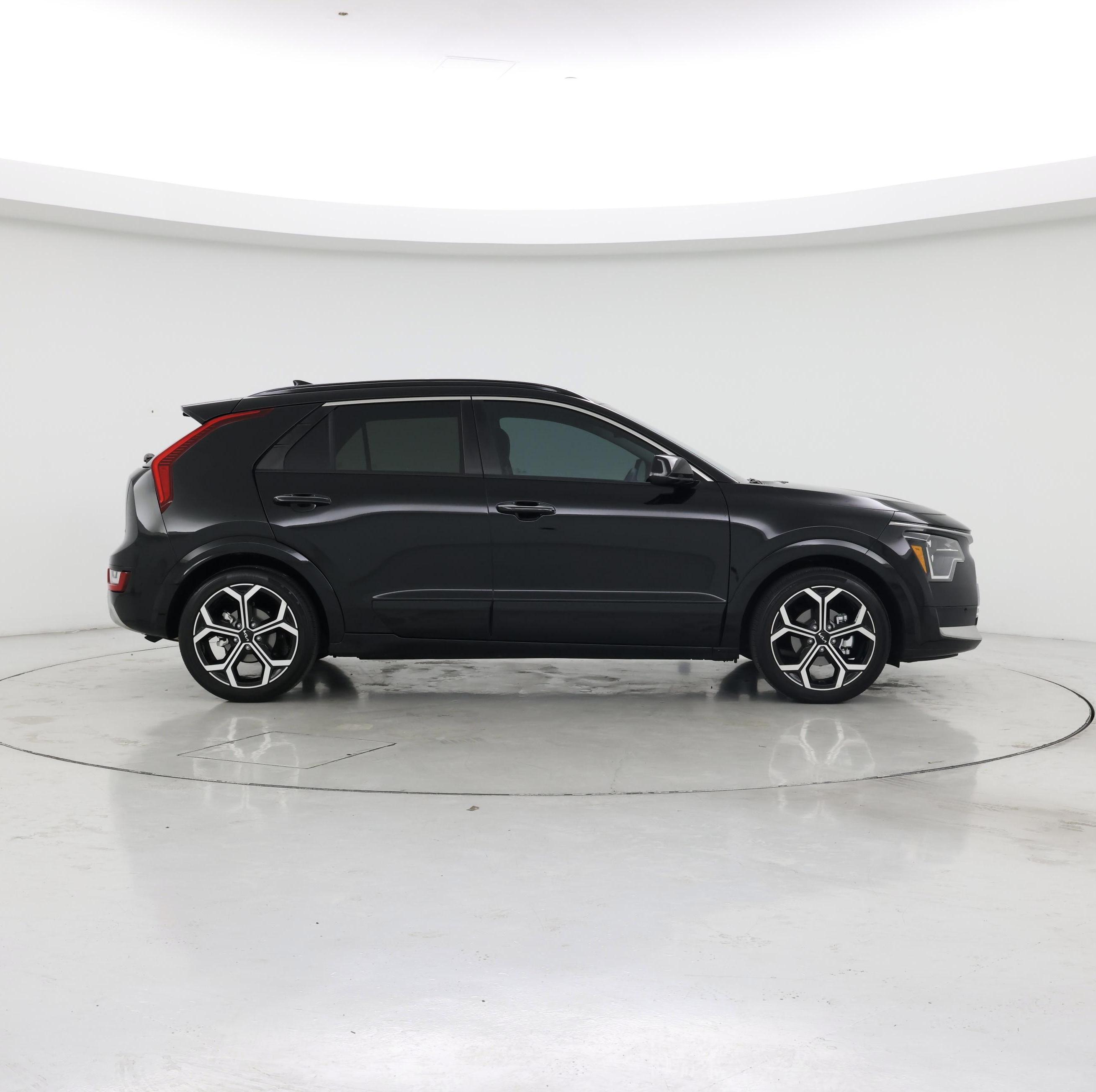 Thumbnail: 2023 Kia Niro - 7