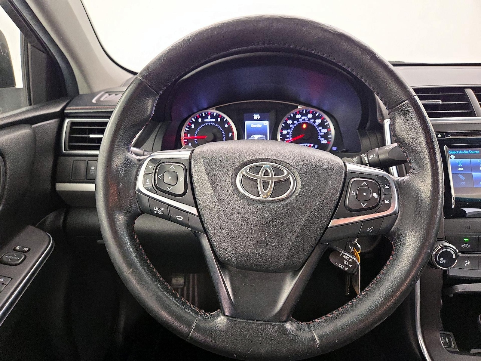 2015 Toyota Camry SE - Photo 11