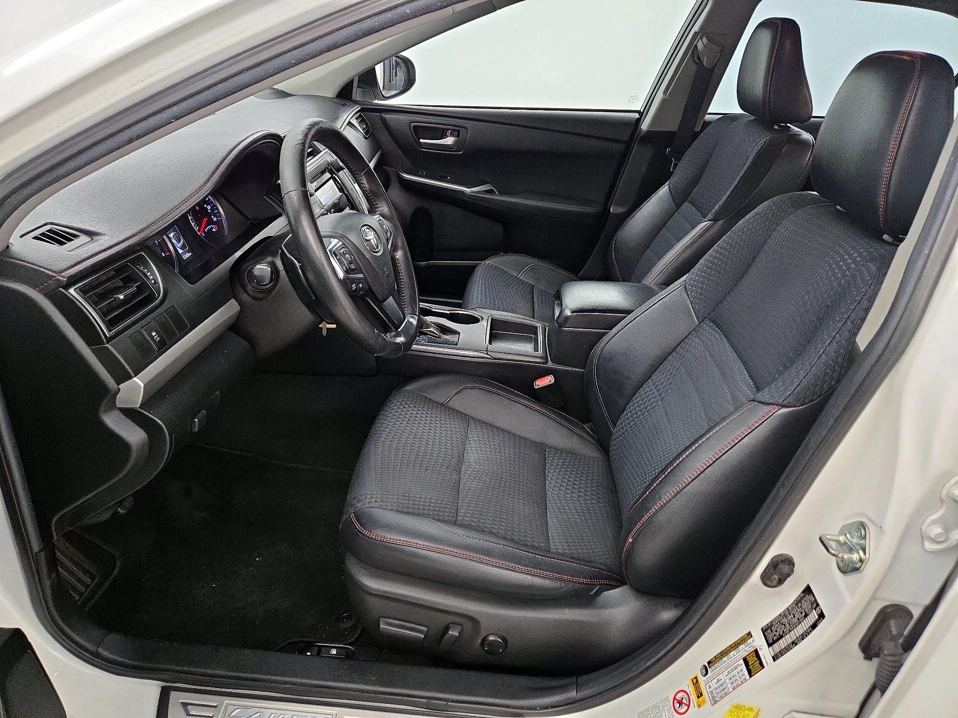 Thumbnail: 2015 Toyota Camry - 11