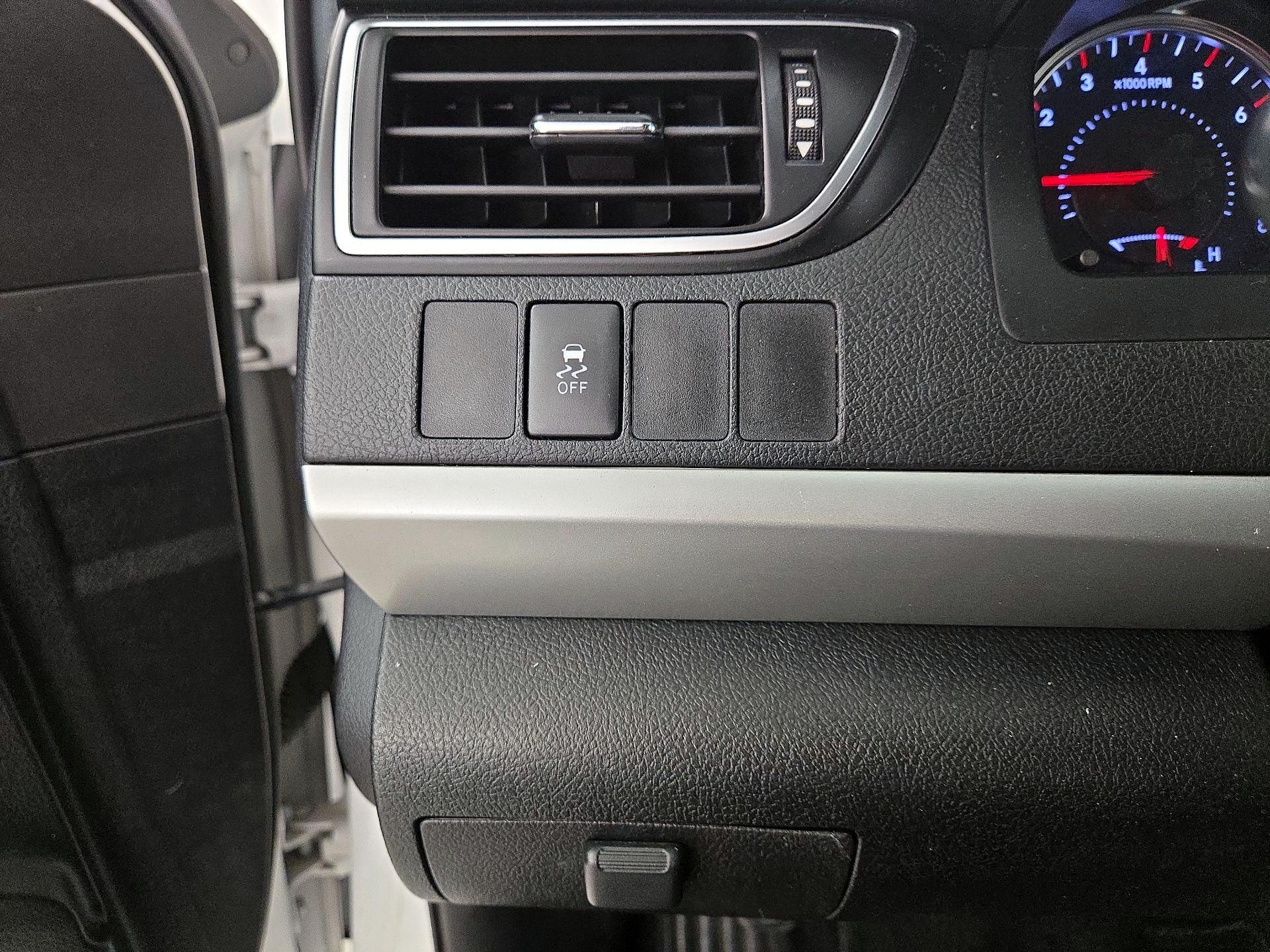 Thumbnail: 2015 Toyota Camry - 13