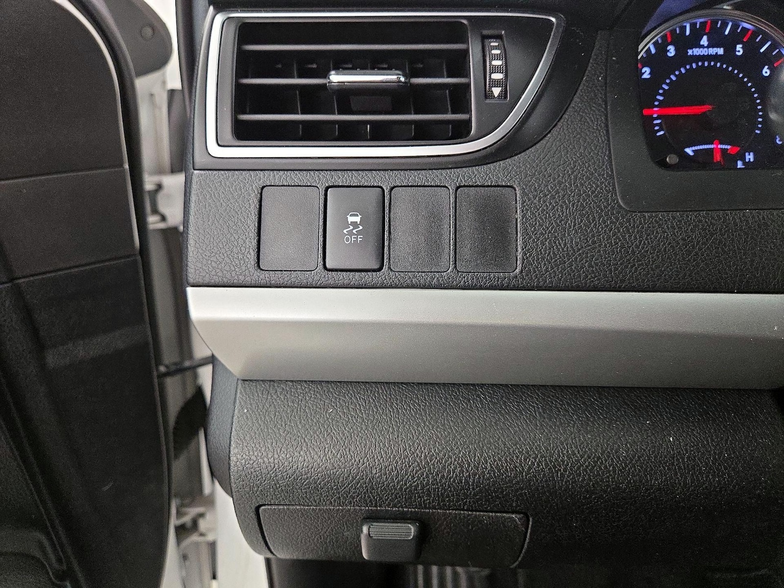 2015 Toyota Camry SE - Photo 14