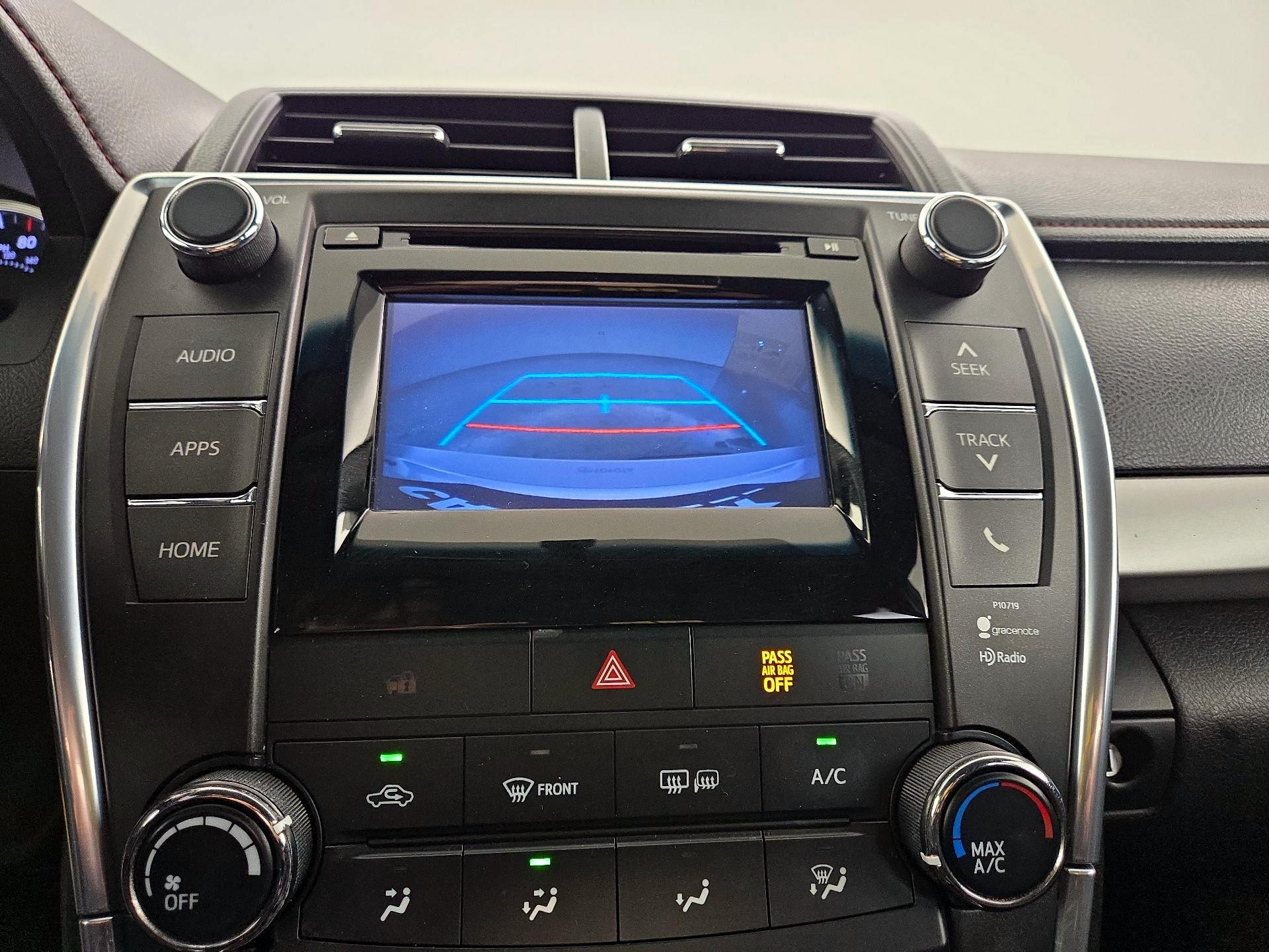 Thumbnail: 2015 Toyota Camry - 14