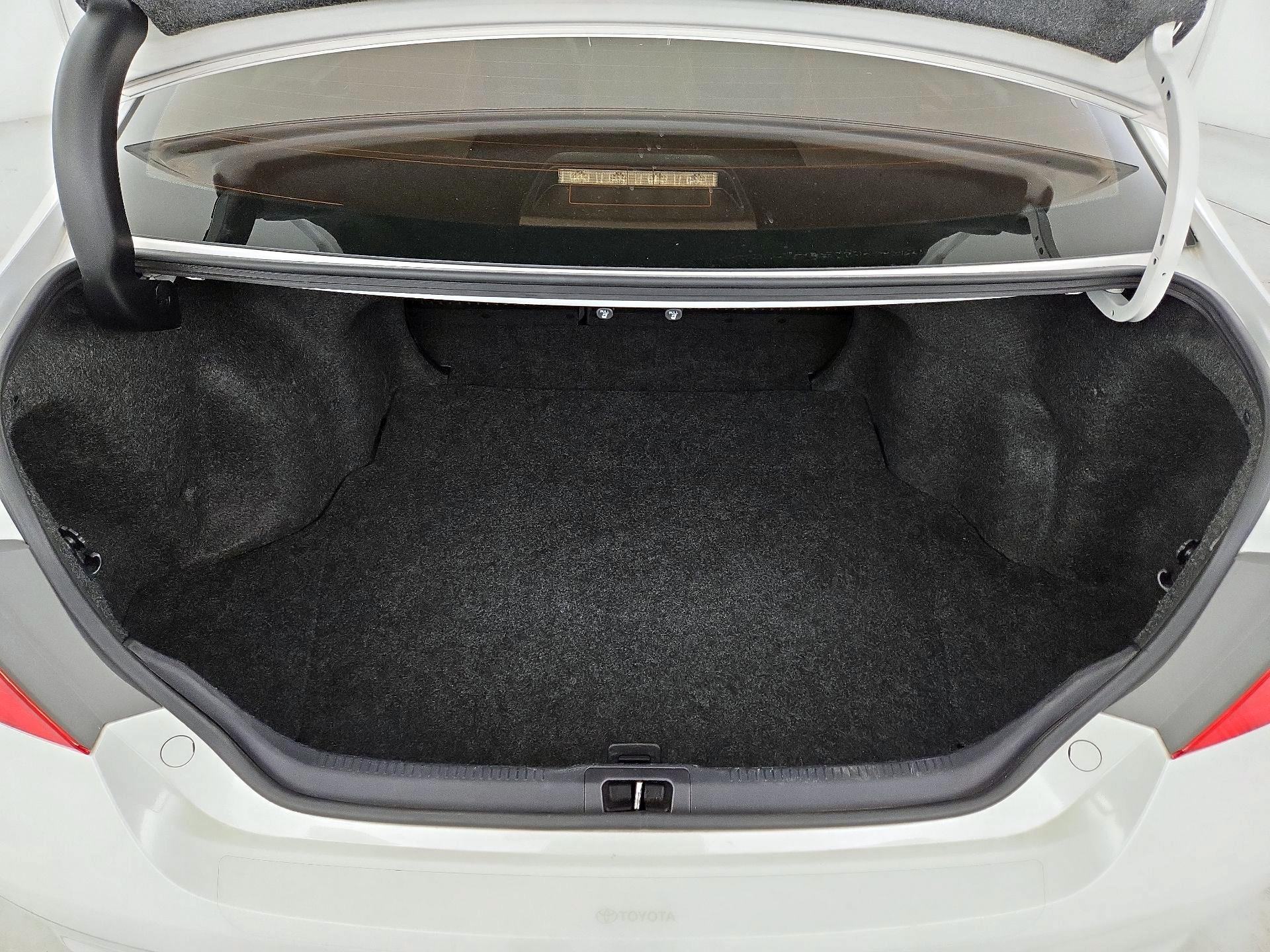 Thumbnail: 2015 Toyota Camry - 20