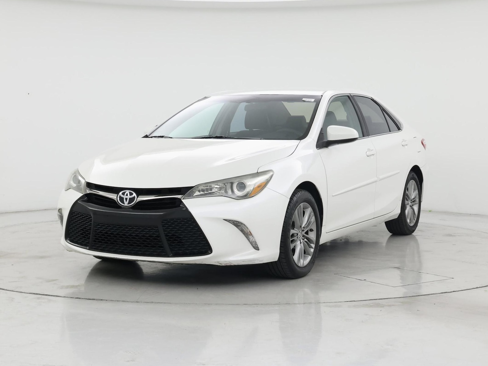 2015 Toyota Camry SE - Photo 5
