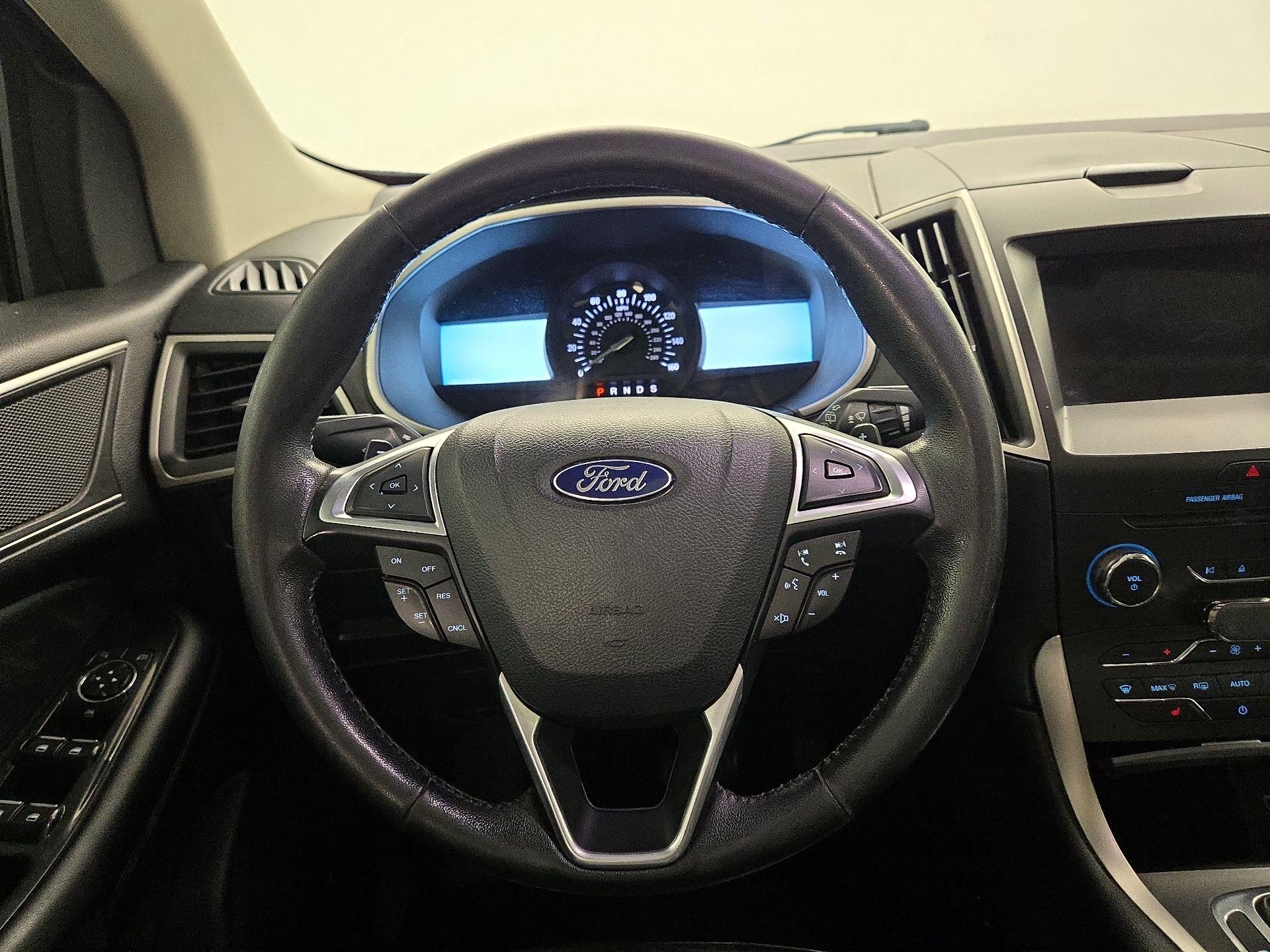 Thumbnail: 2016 Ford Edge - 10